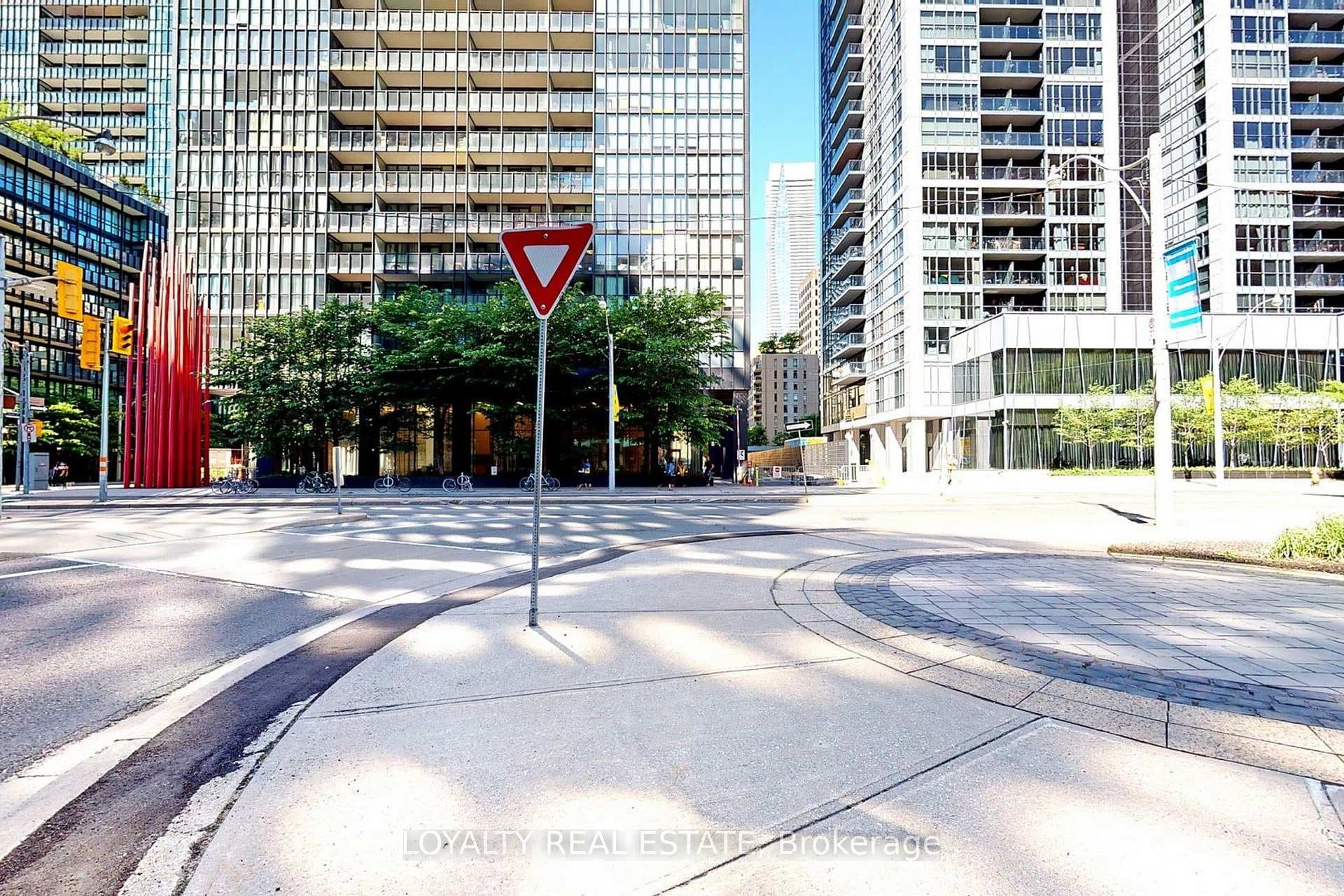 28 Ted Rogers Way Unit 1403 photo 6