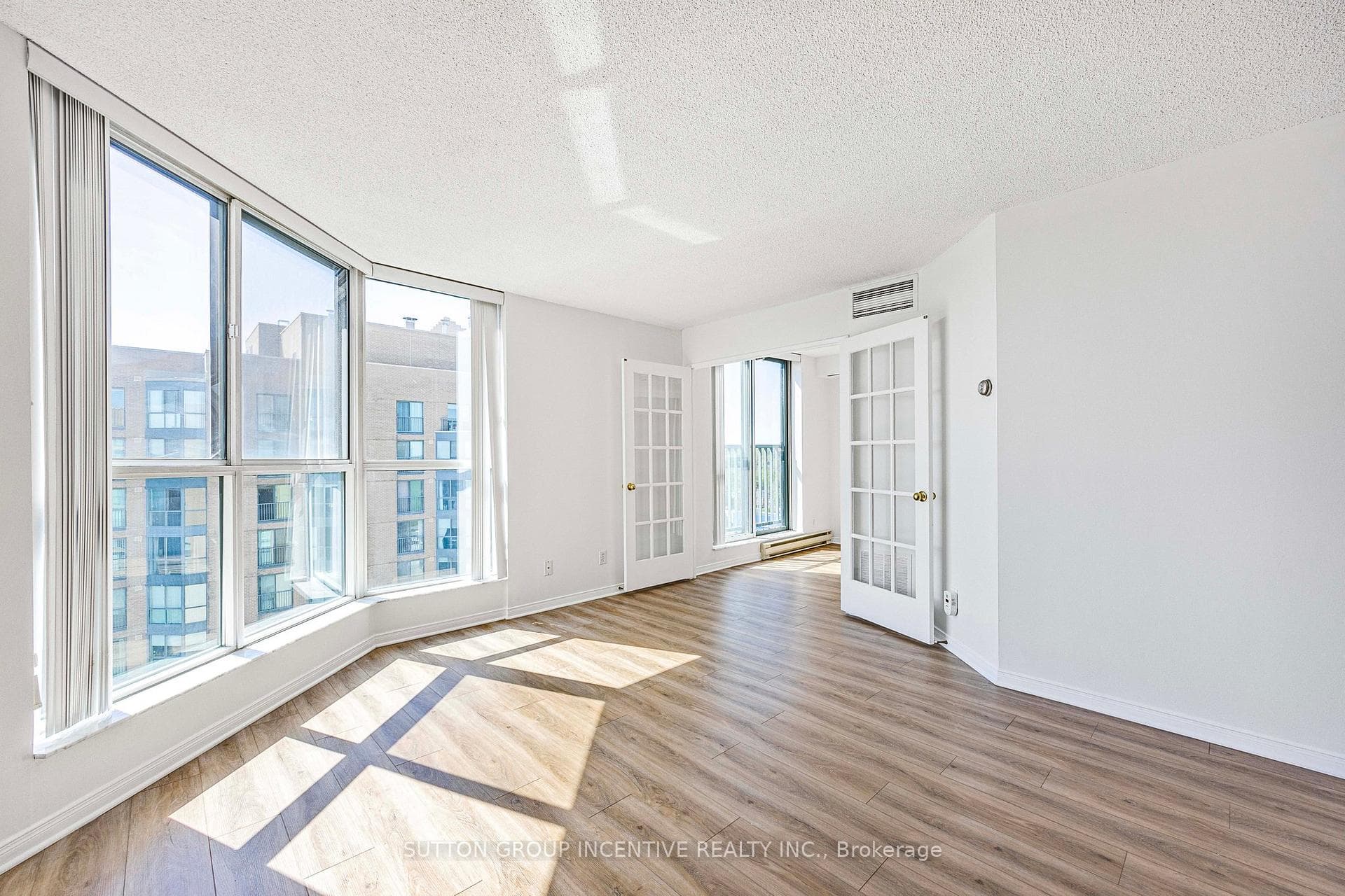 150 Dunlop Street Unit 1504 photo 20