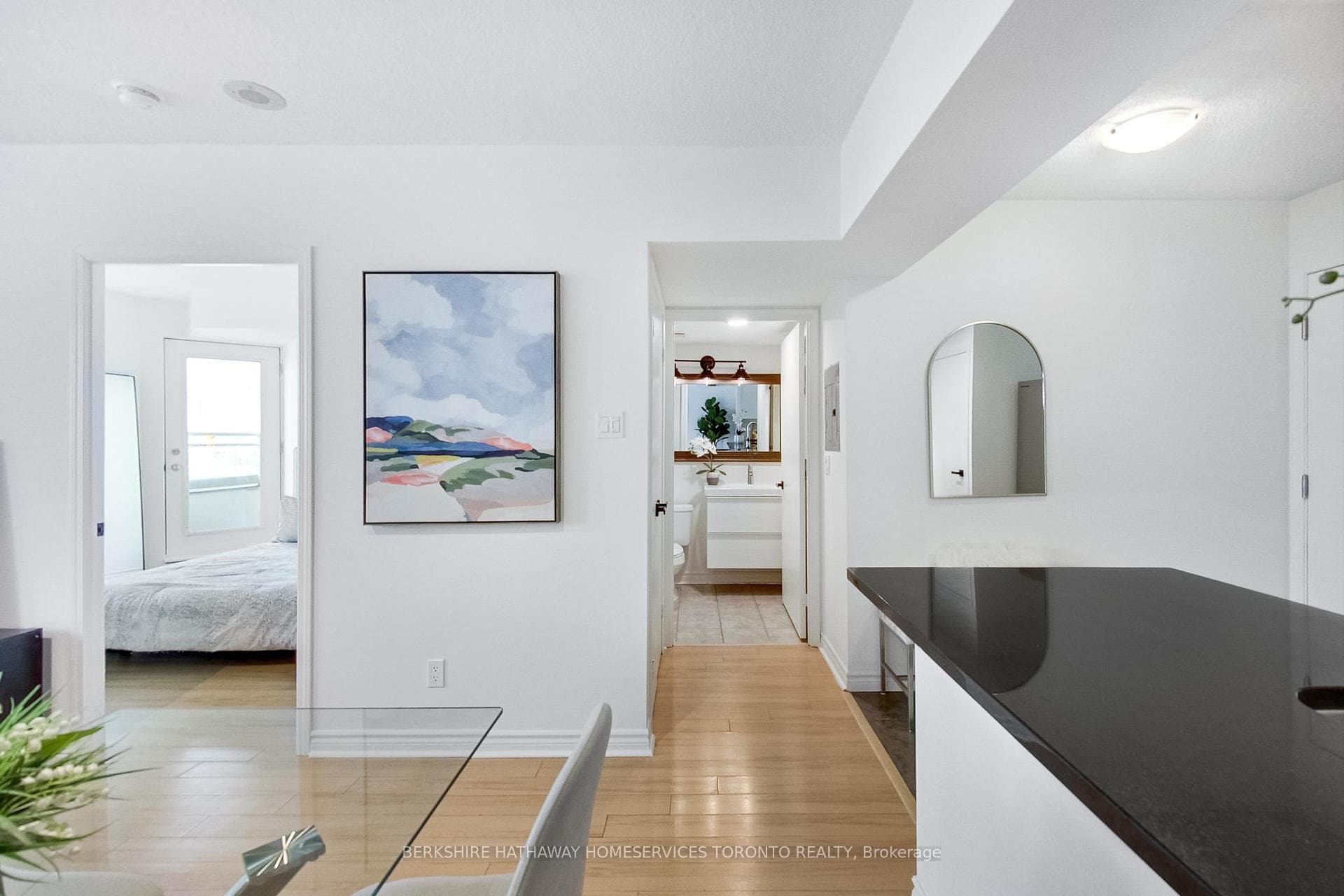 600 Queens Quay Unit 209 photo 18