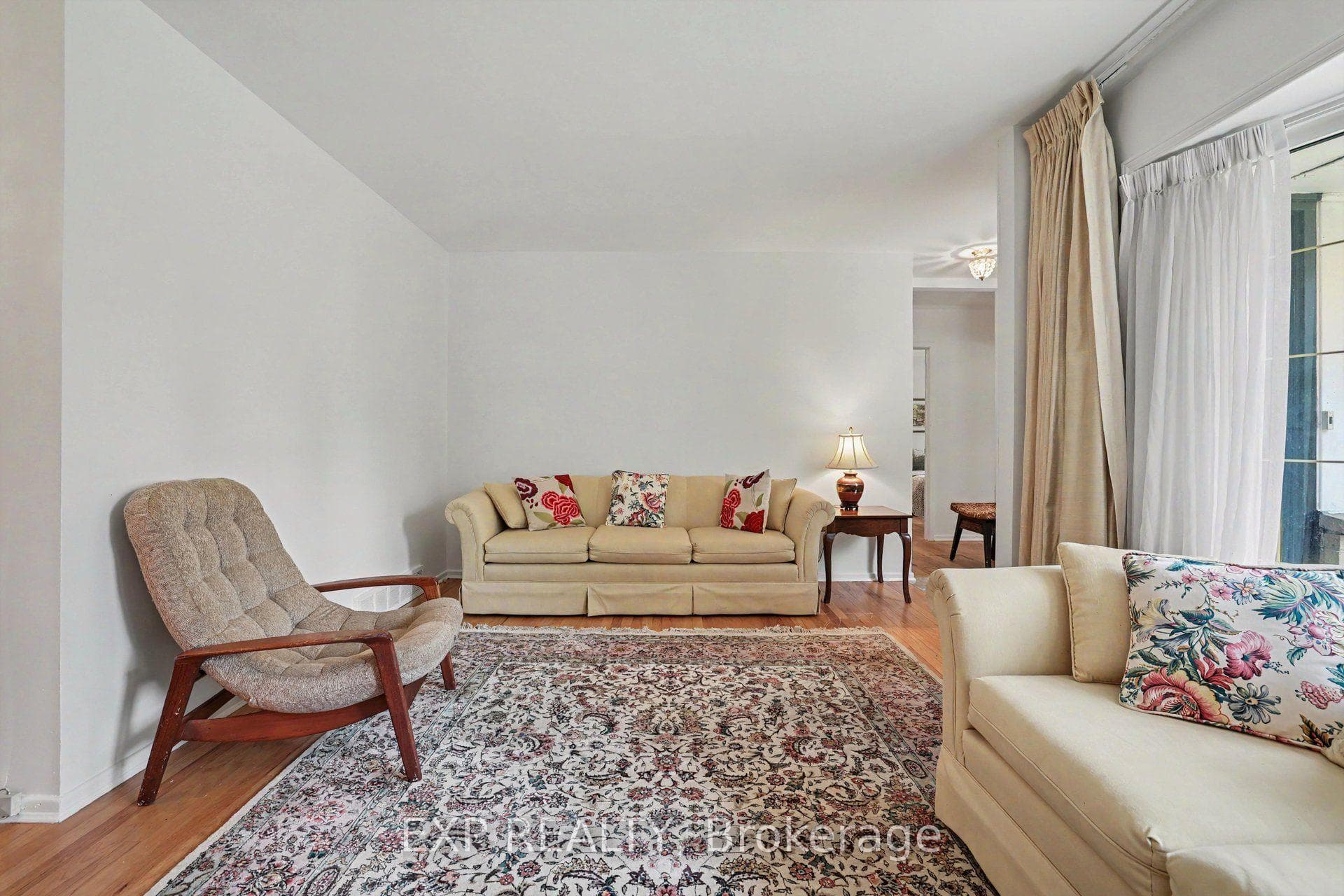 16 Elmsley Crescent photo 5