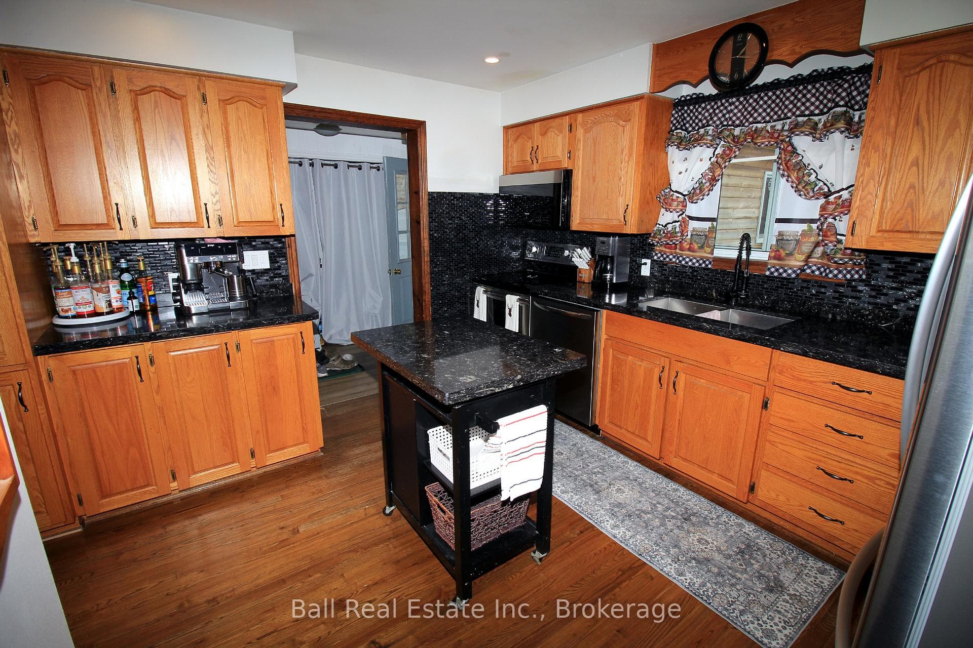 1123 Harcourt Road photo 28