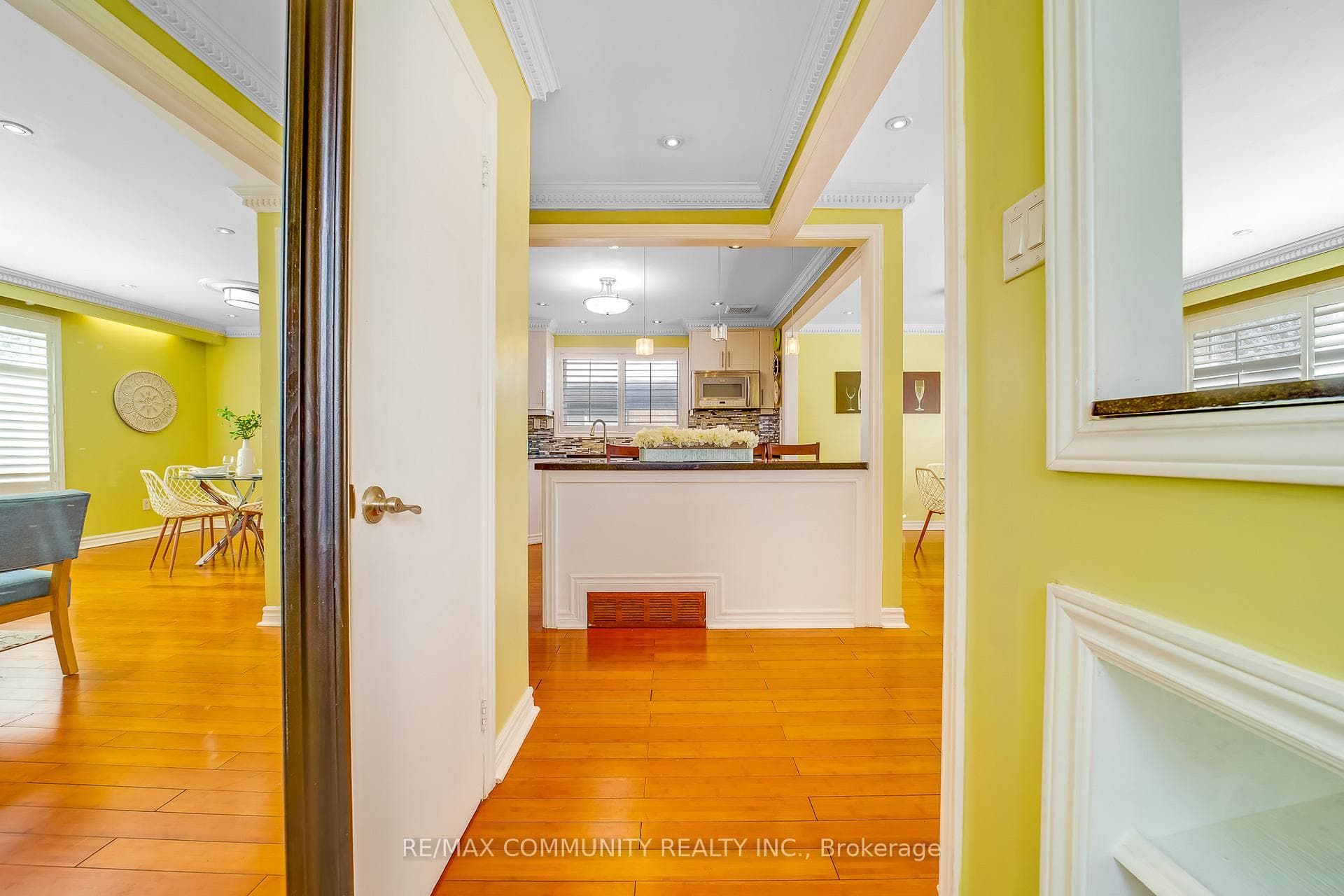 24 Hurley Crescent photo 7