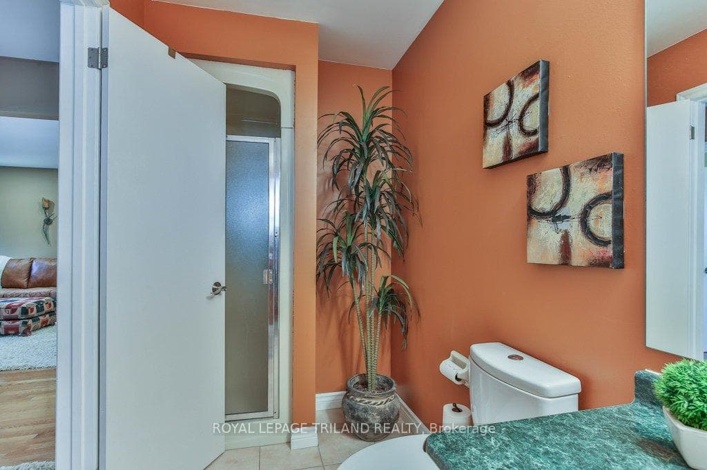 1221 GLENORA Drive photo 26