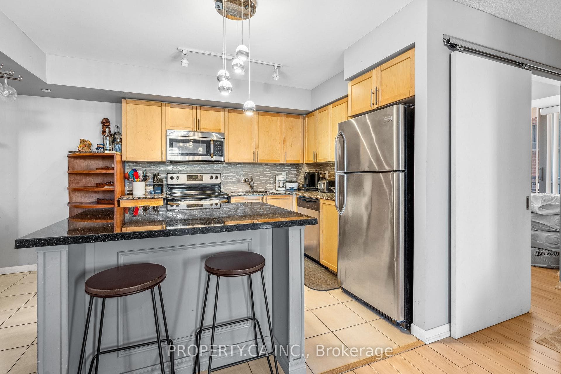 800 Lawrence Avenue Unit 306 photo 3