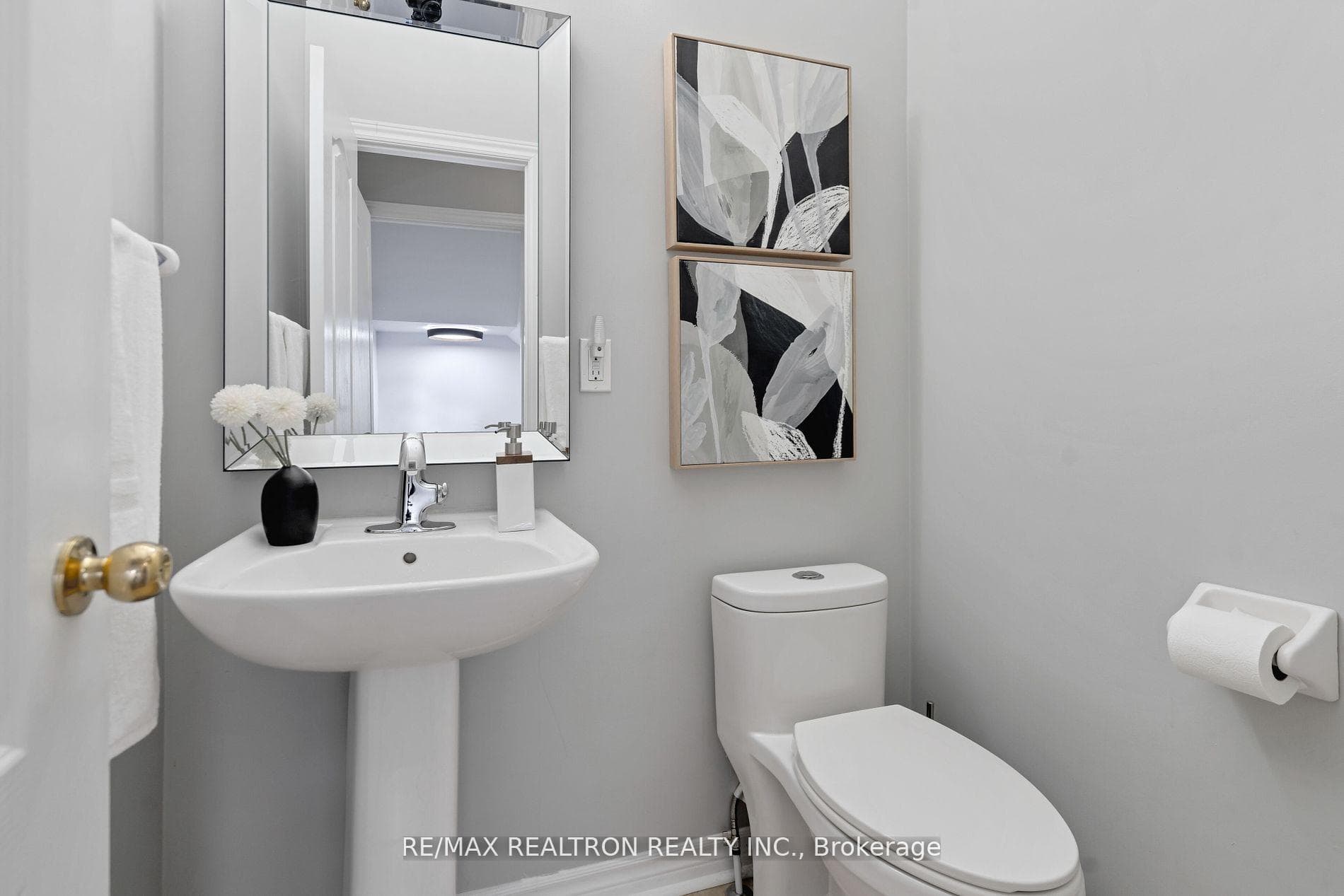 2418 Earl Grey Avenue photo 25