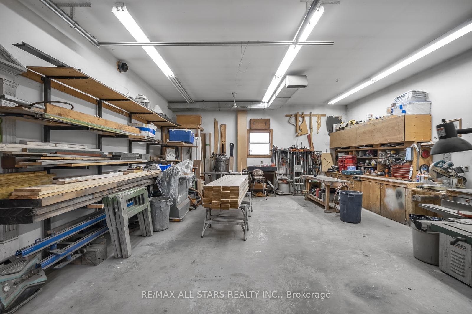13557 Tenth Line photo 29