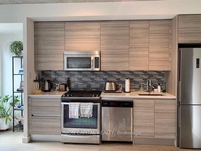 111 Bathurst Street Unit 303 photo 7