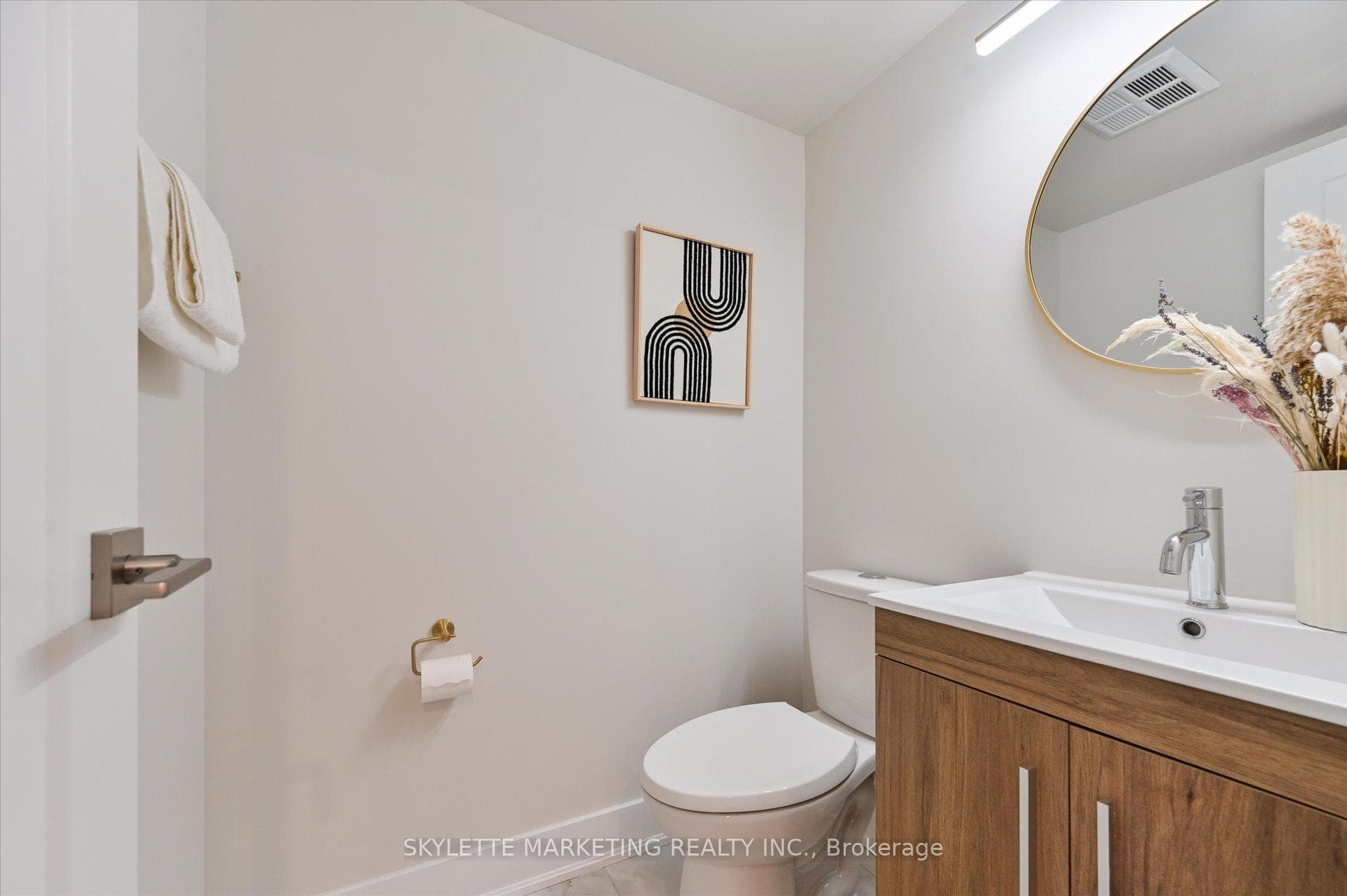 118 Finch Avenue Unit 8 photo 13