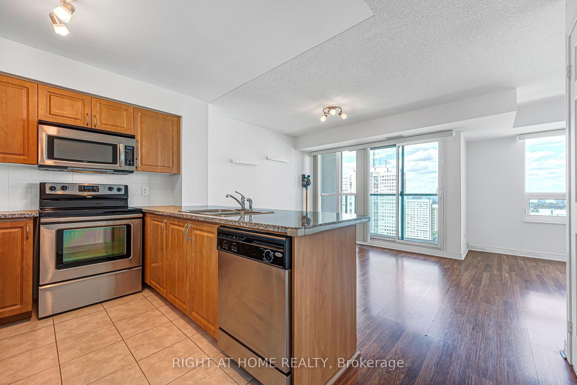 208 Enfield Place Unit #2902 photo 17