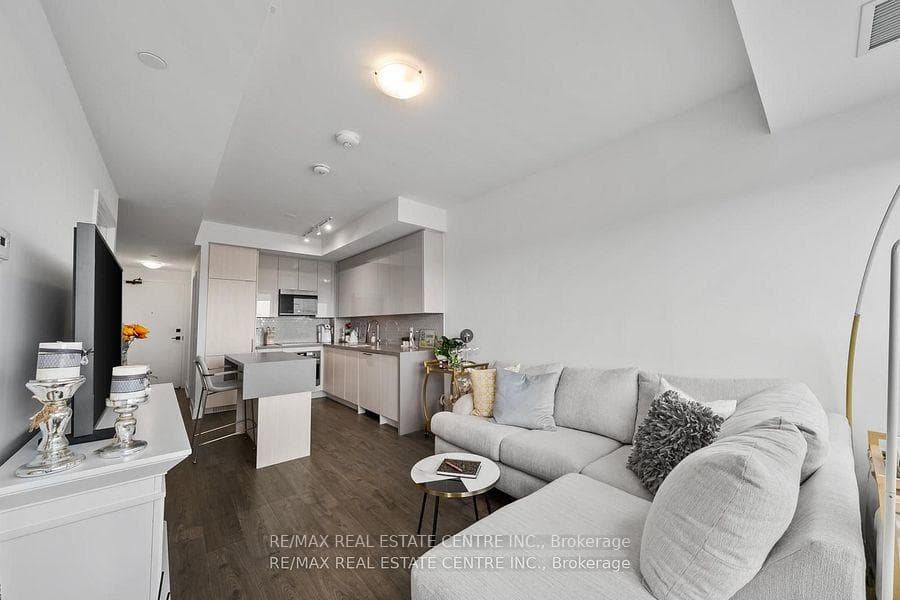 2481 Taunton Road Unit 1210 photo 14