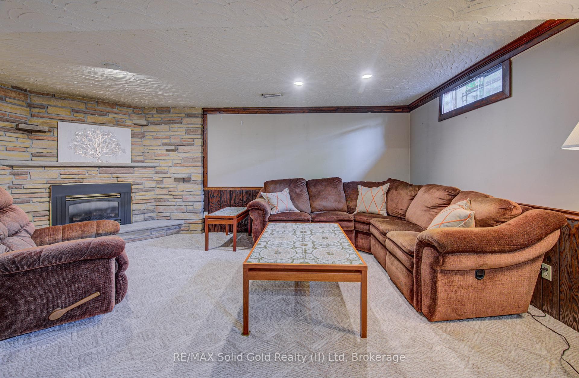 119 Martinglen Crescent photo 32