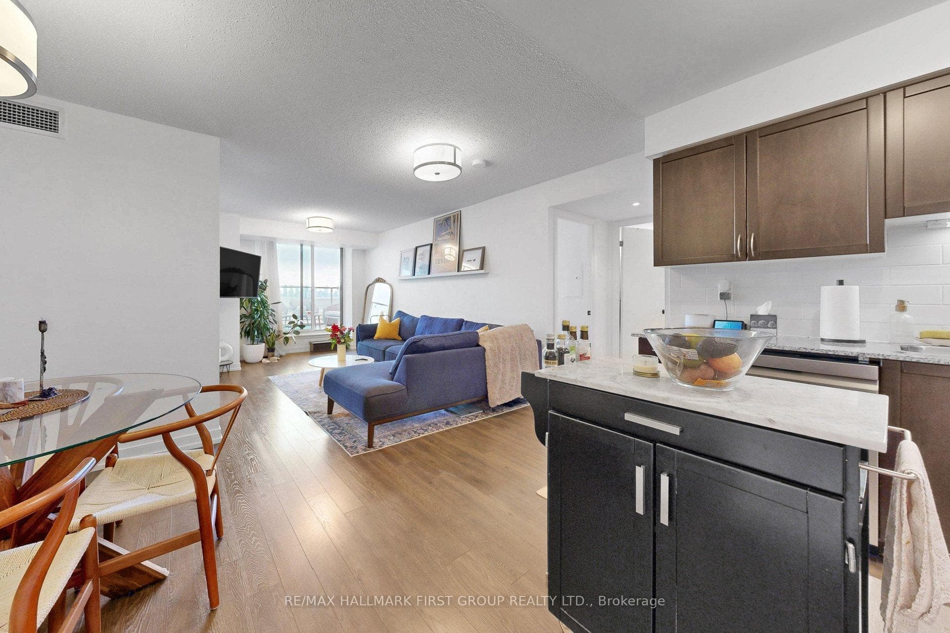 812 Lansdowne Avenue Unit 918 photo 4