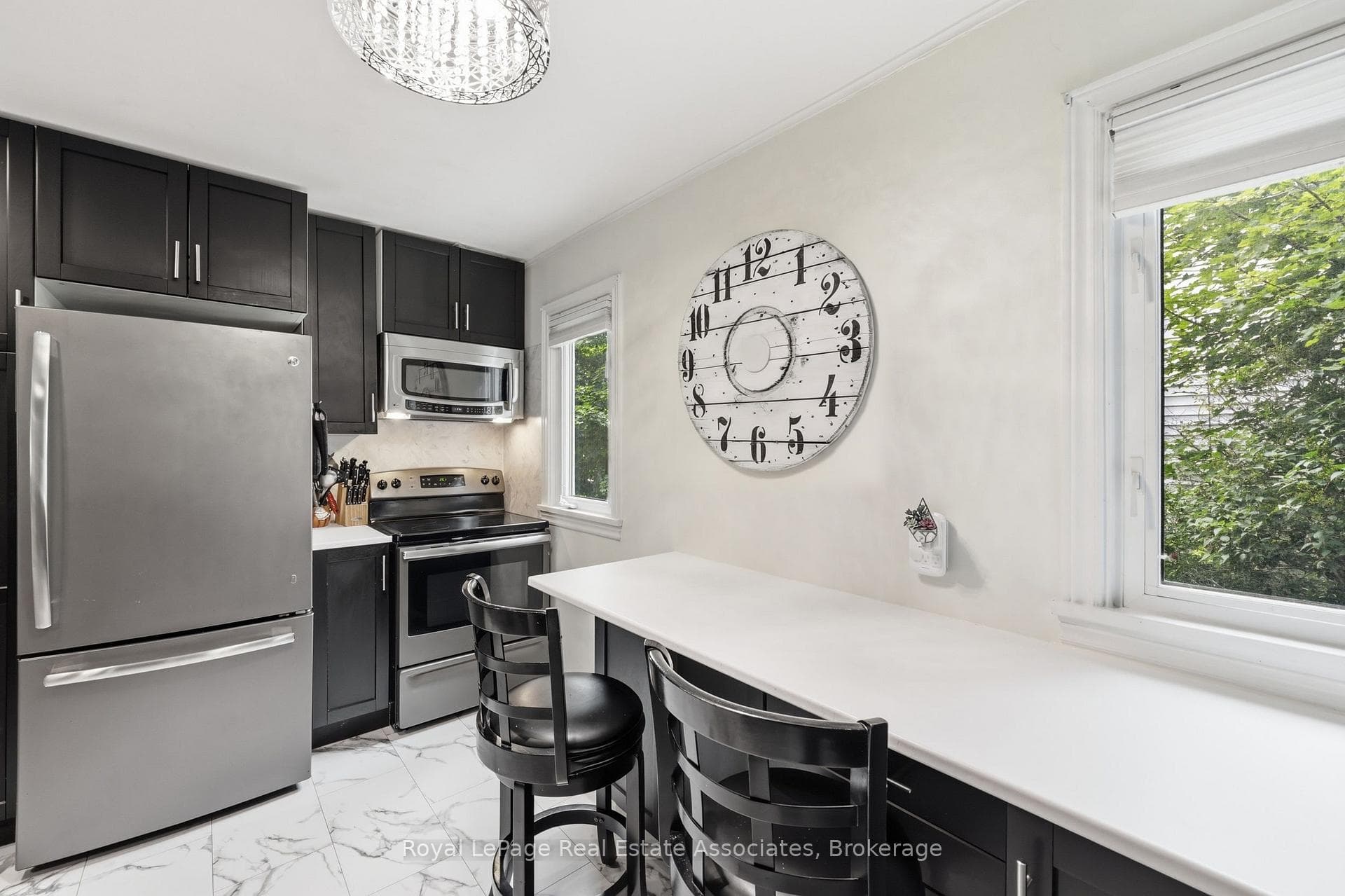 21 Ridgewood Avenue photo 2