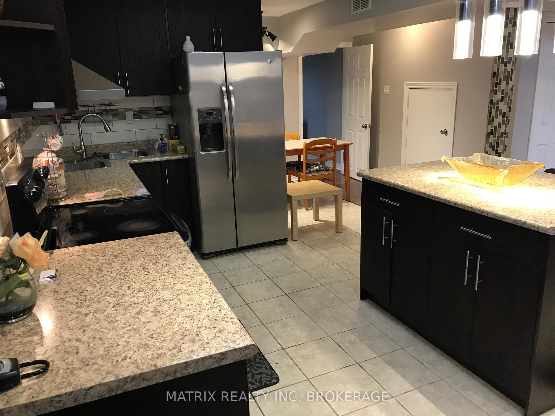 1604 Rayleen Crescent photo 6