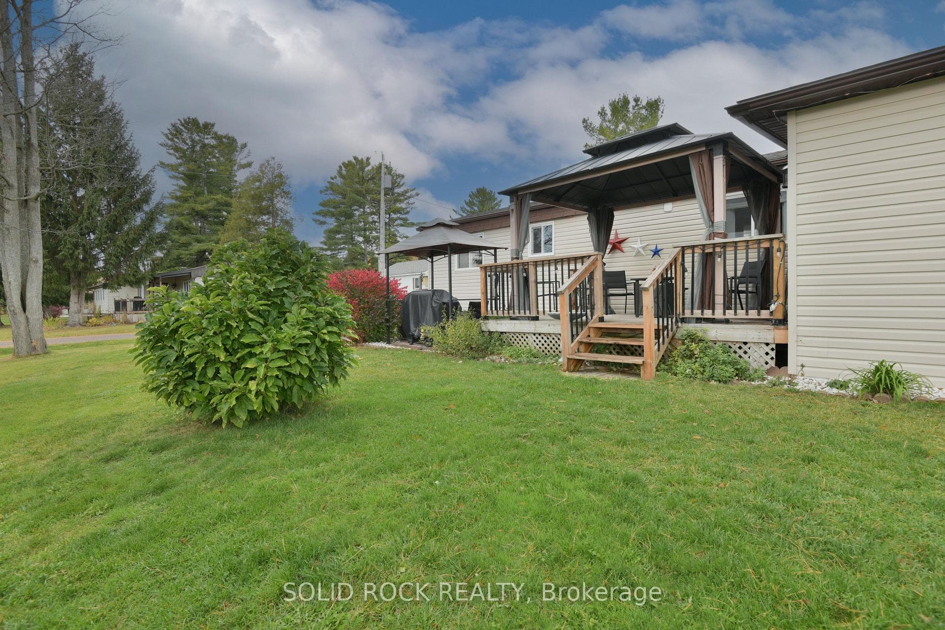 26 Evergreen Lane photo 42