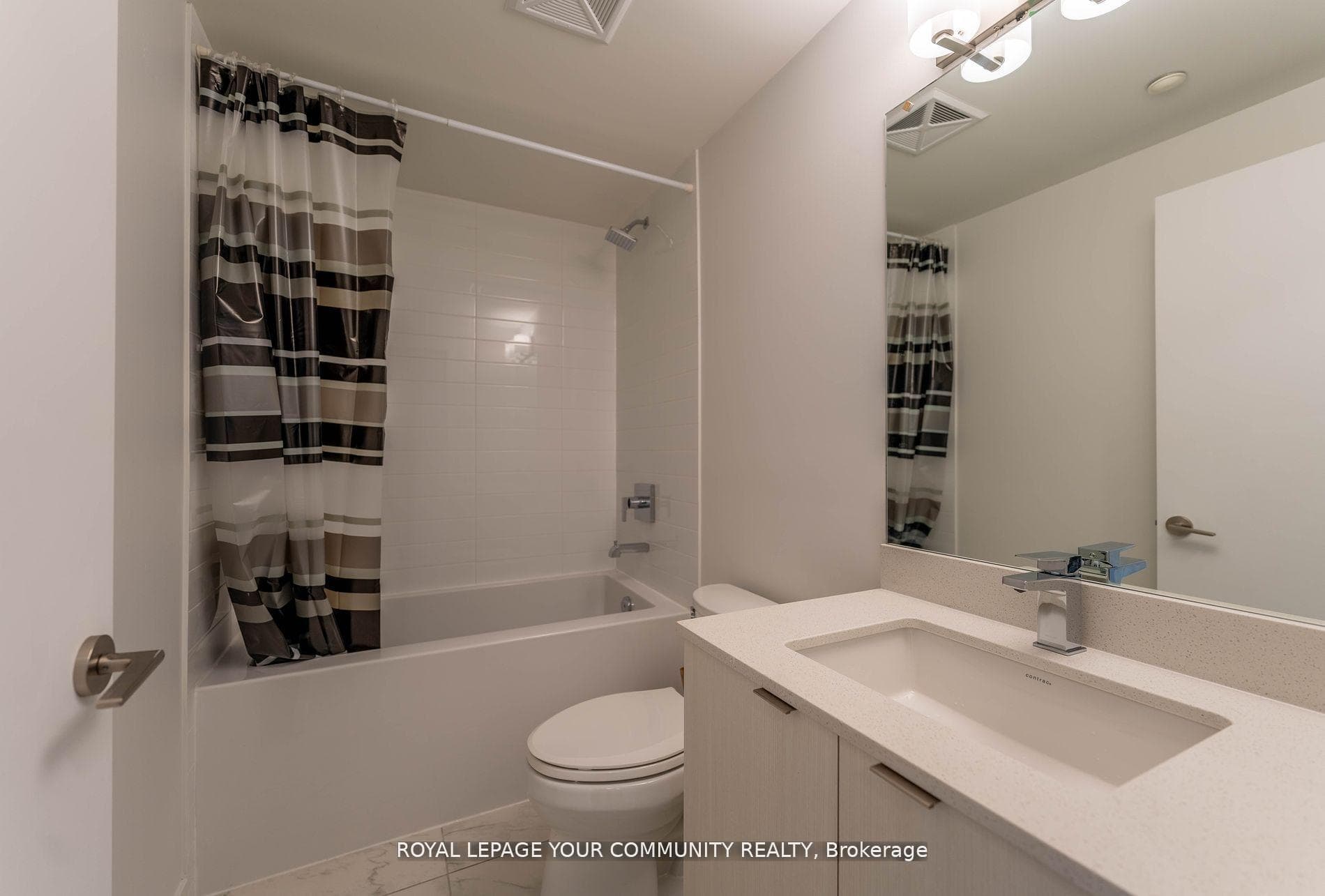 859 The Queensway N/A Unit 707 photo 3