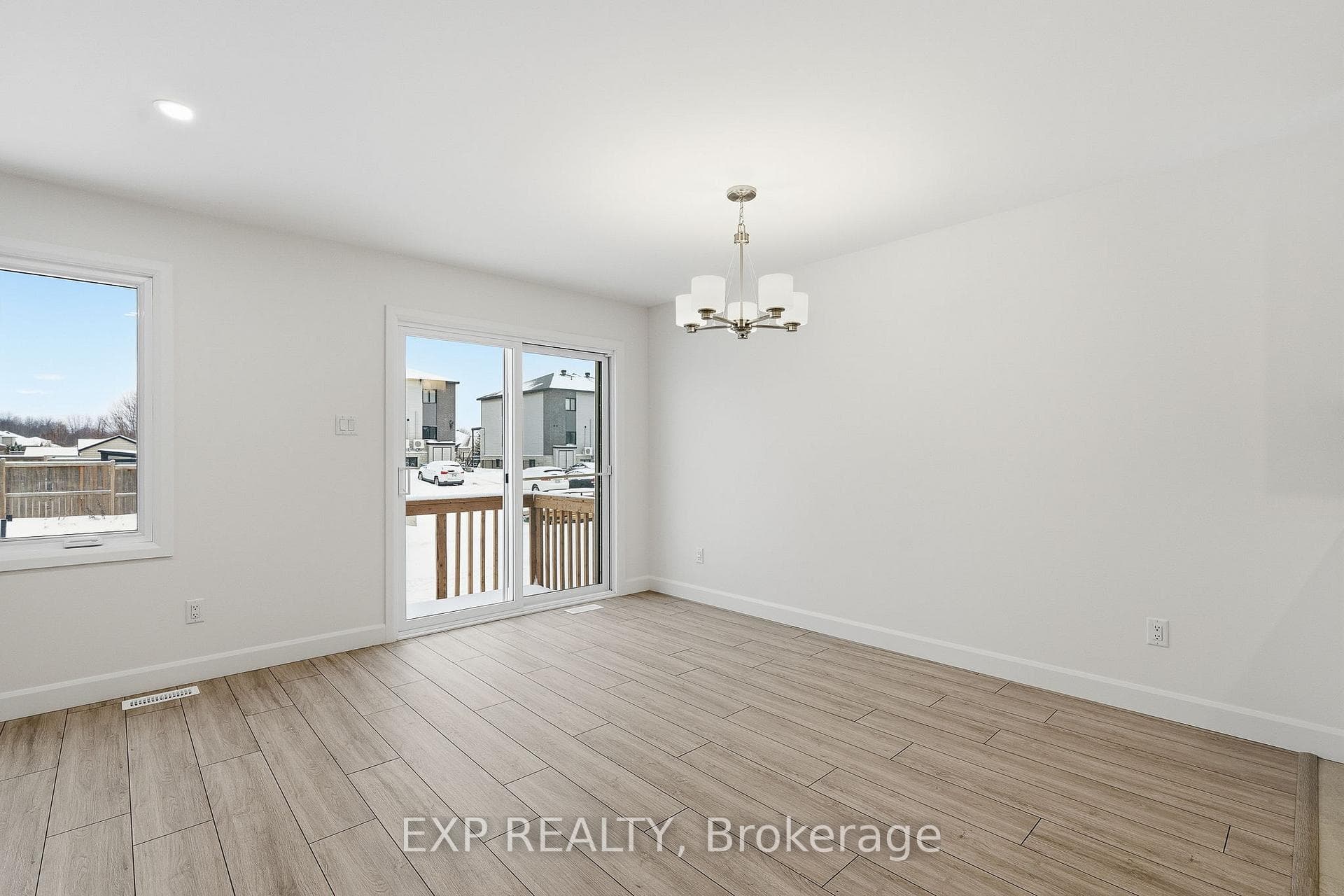 142 Elizabeth Street photo 9