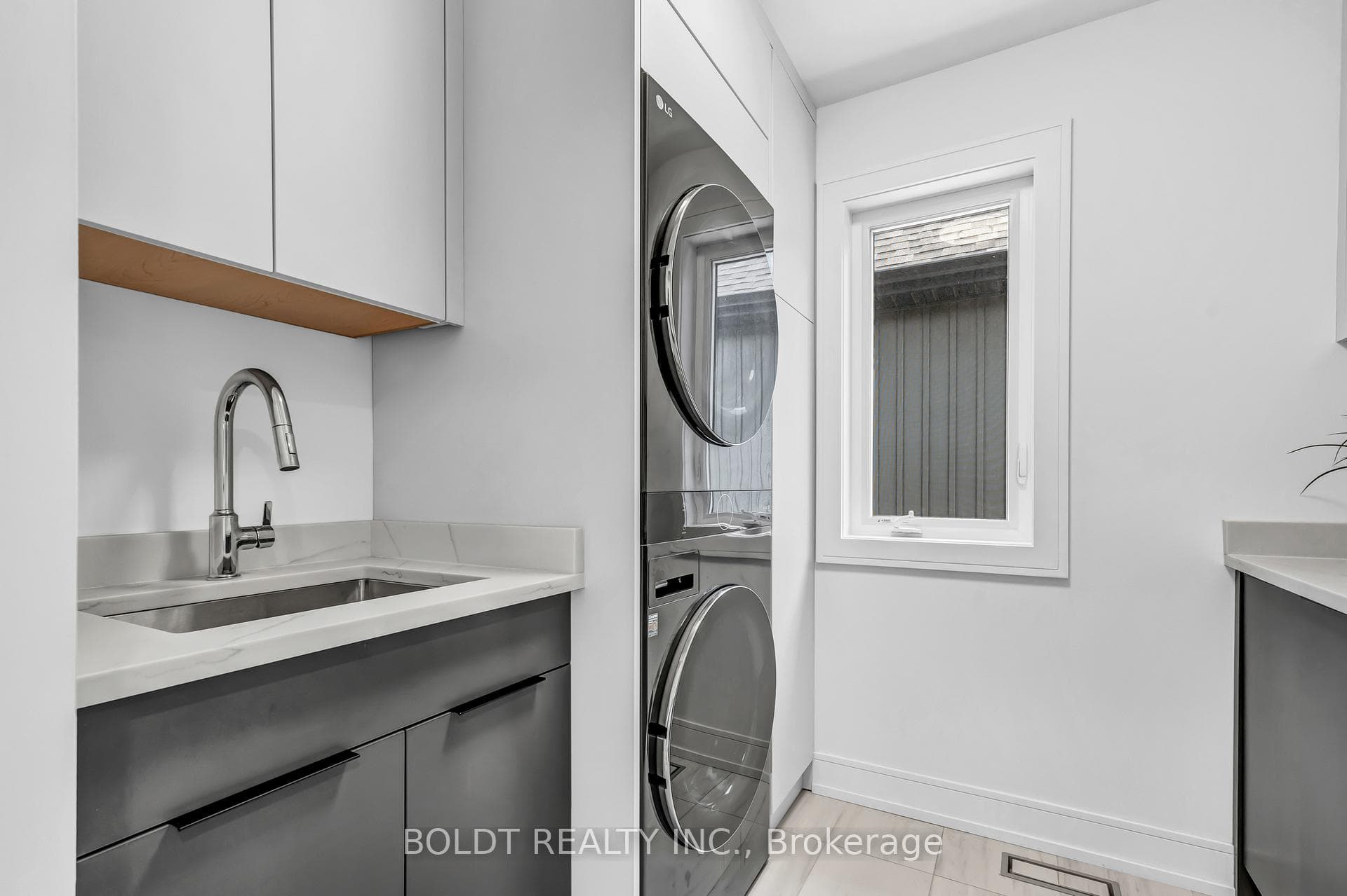 14 Bergenstein Crescent photo 23