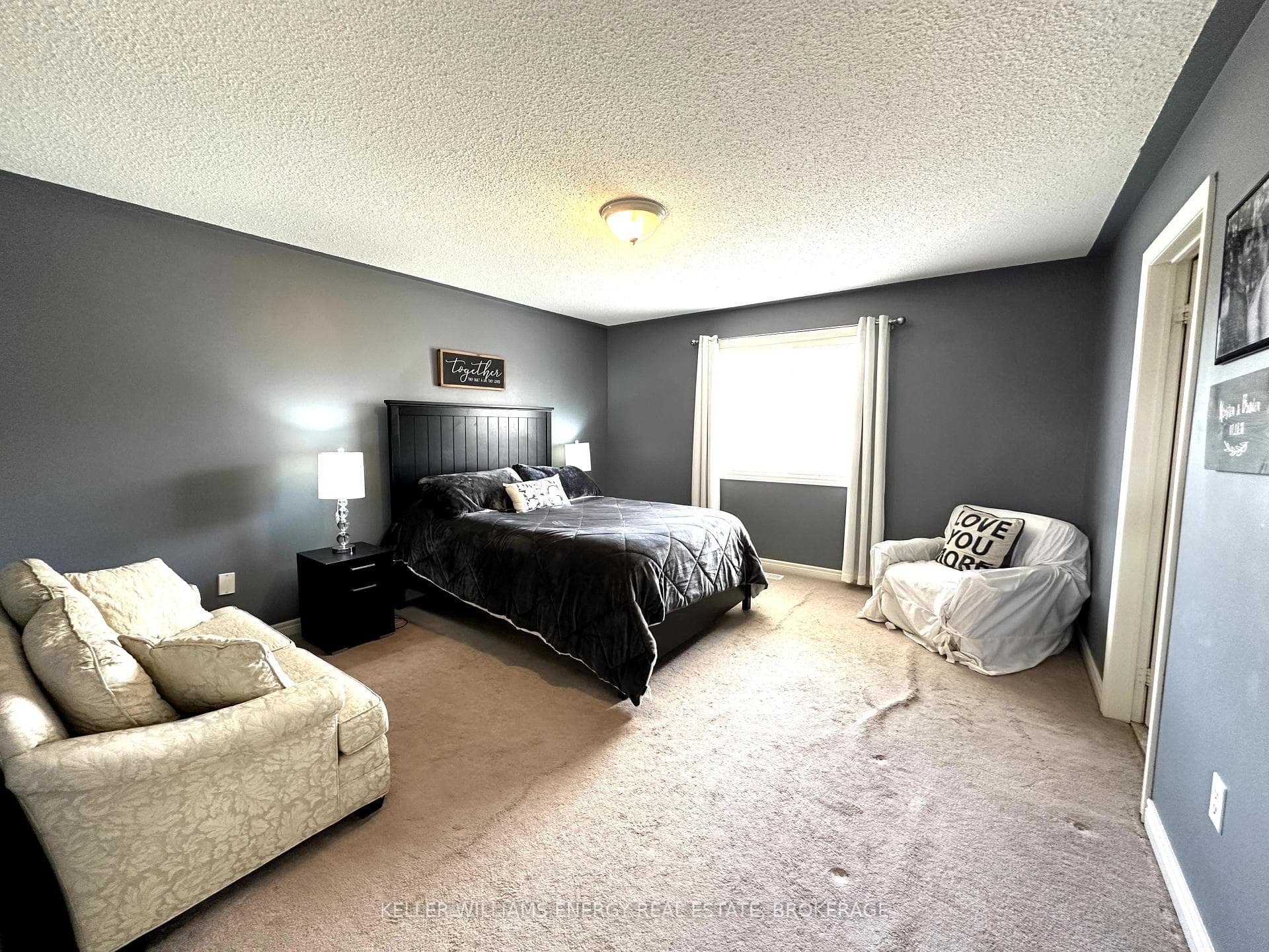 1733 Yardley Street photo 9