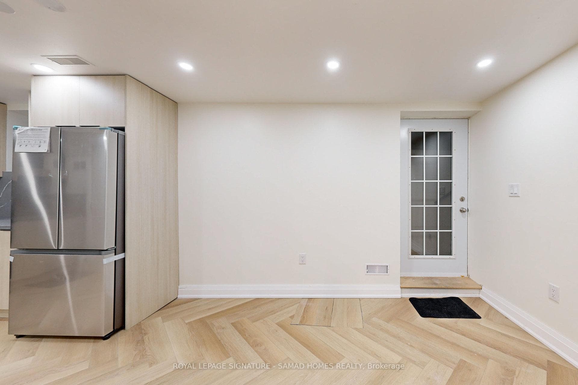 1184 Cobban Road photo 4