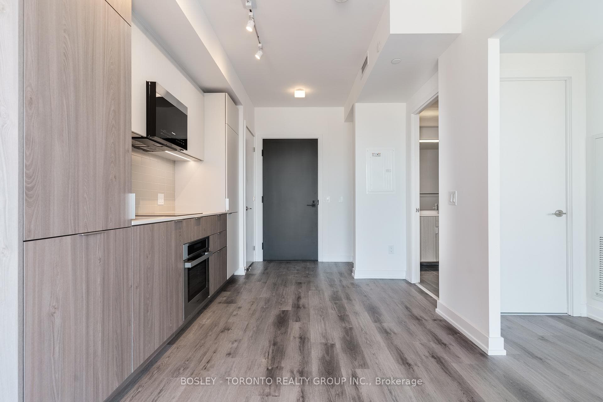 28 Eastern Avenue Unit 808 photo 9