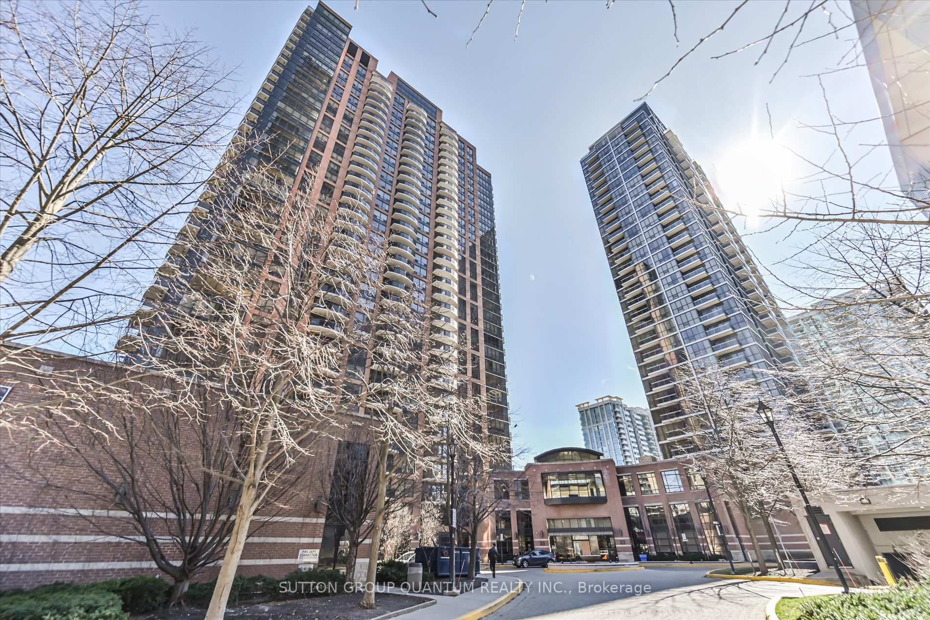 33 Sheppard Avenue Unit 401 photo 2