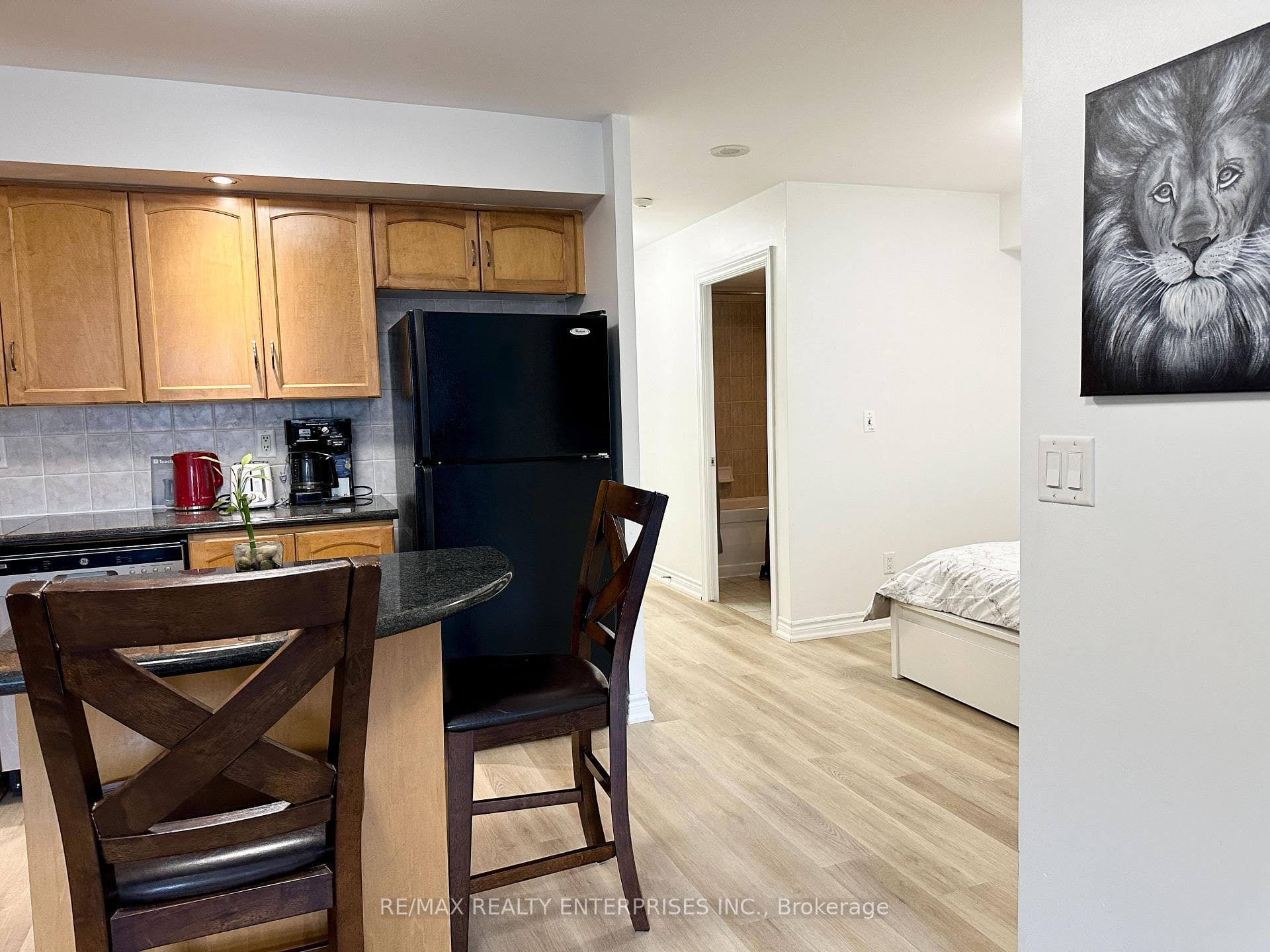 250 Wellington Street Unit 436 photo 28
