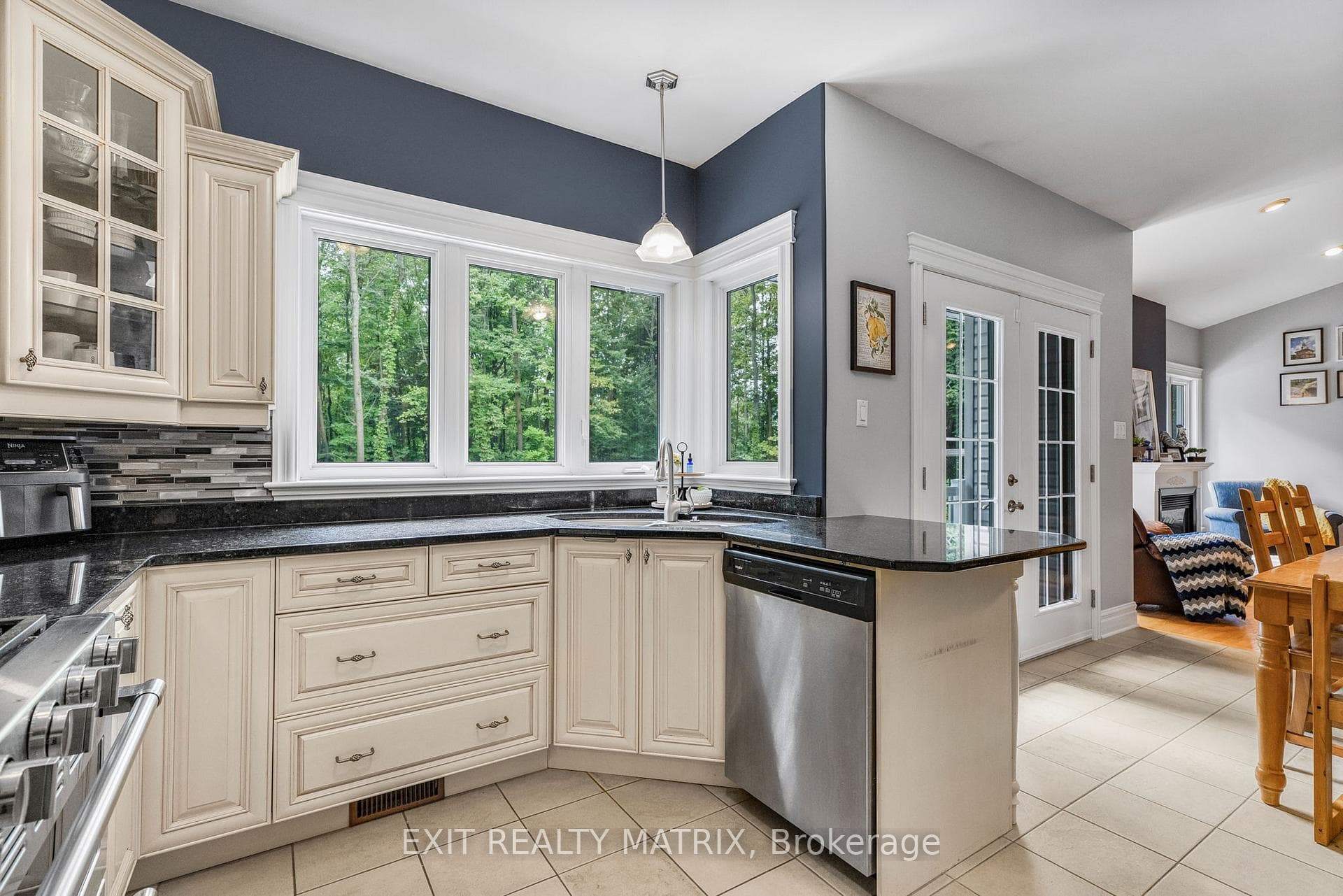 1736 GROVES Road photo 13