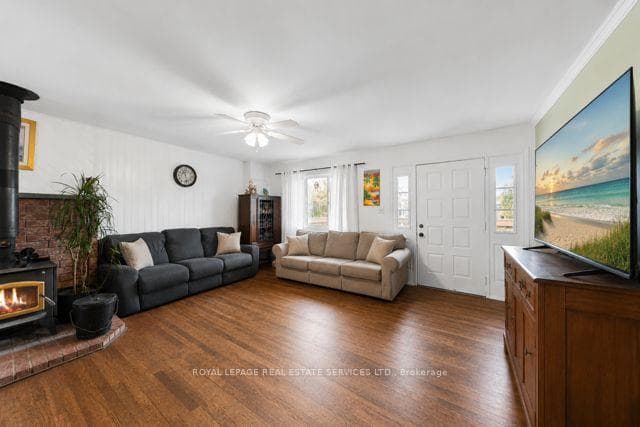 93 Ronald Avenue photo 7