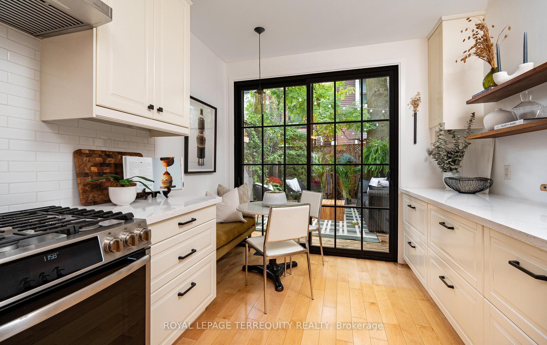 157 Claremont Street photo 13