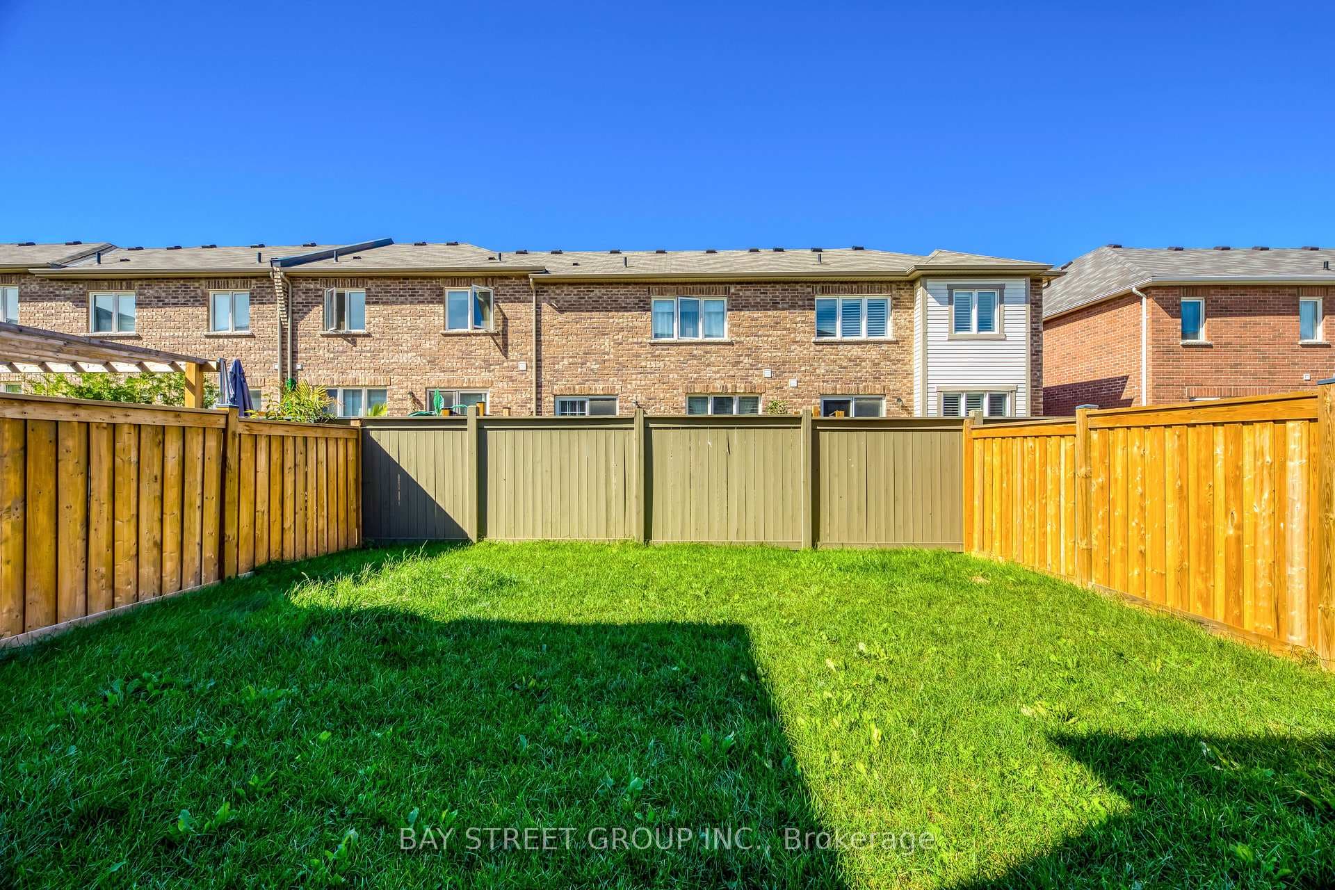 125 Hatt Court photo 37
