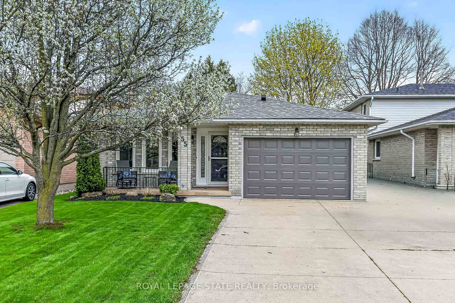 55 Horizon Court photo 1