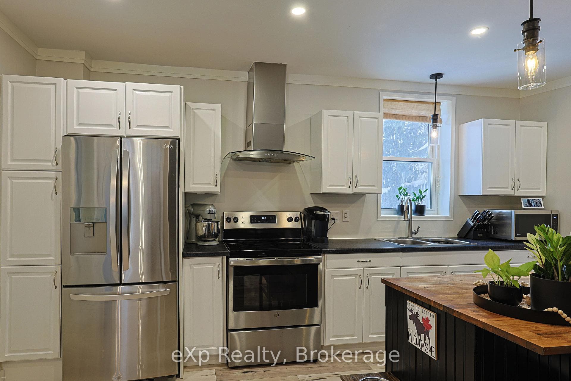 55 McGivern Street photo 6