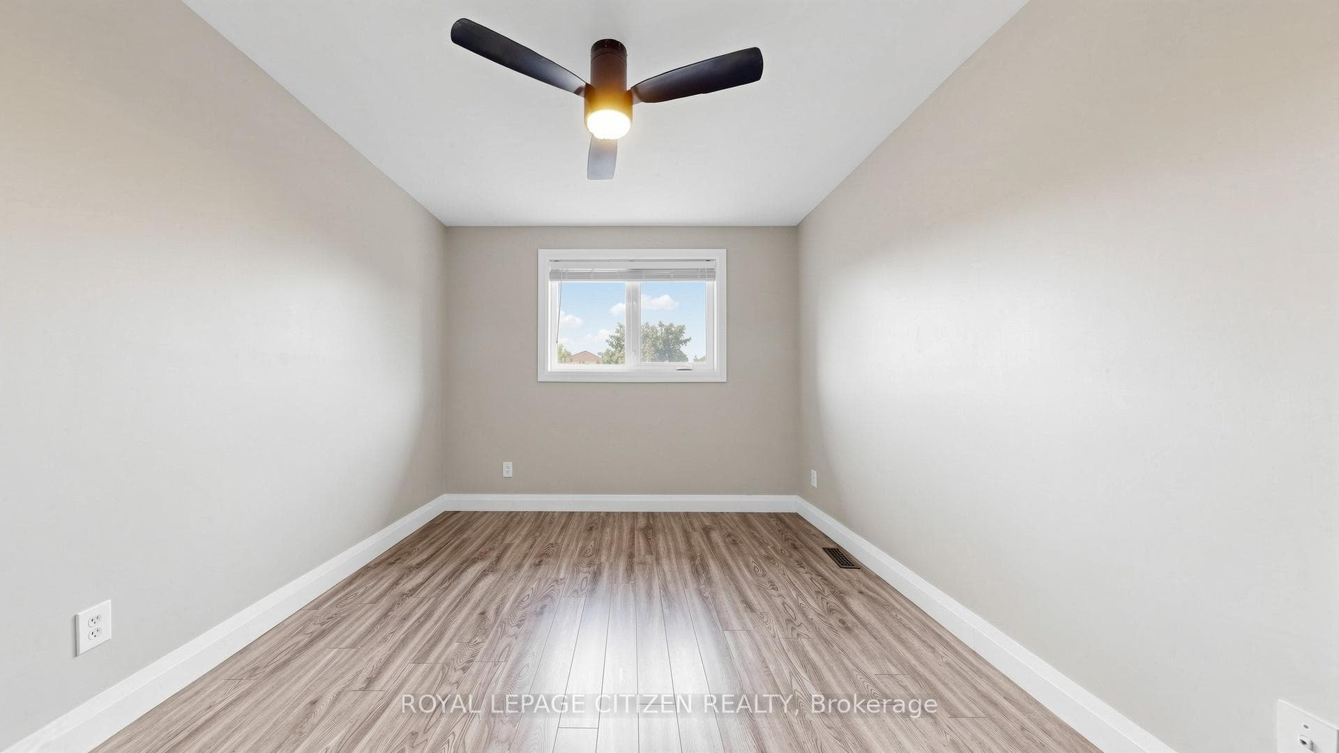 27 Emperor Avenue photo 32