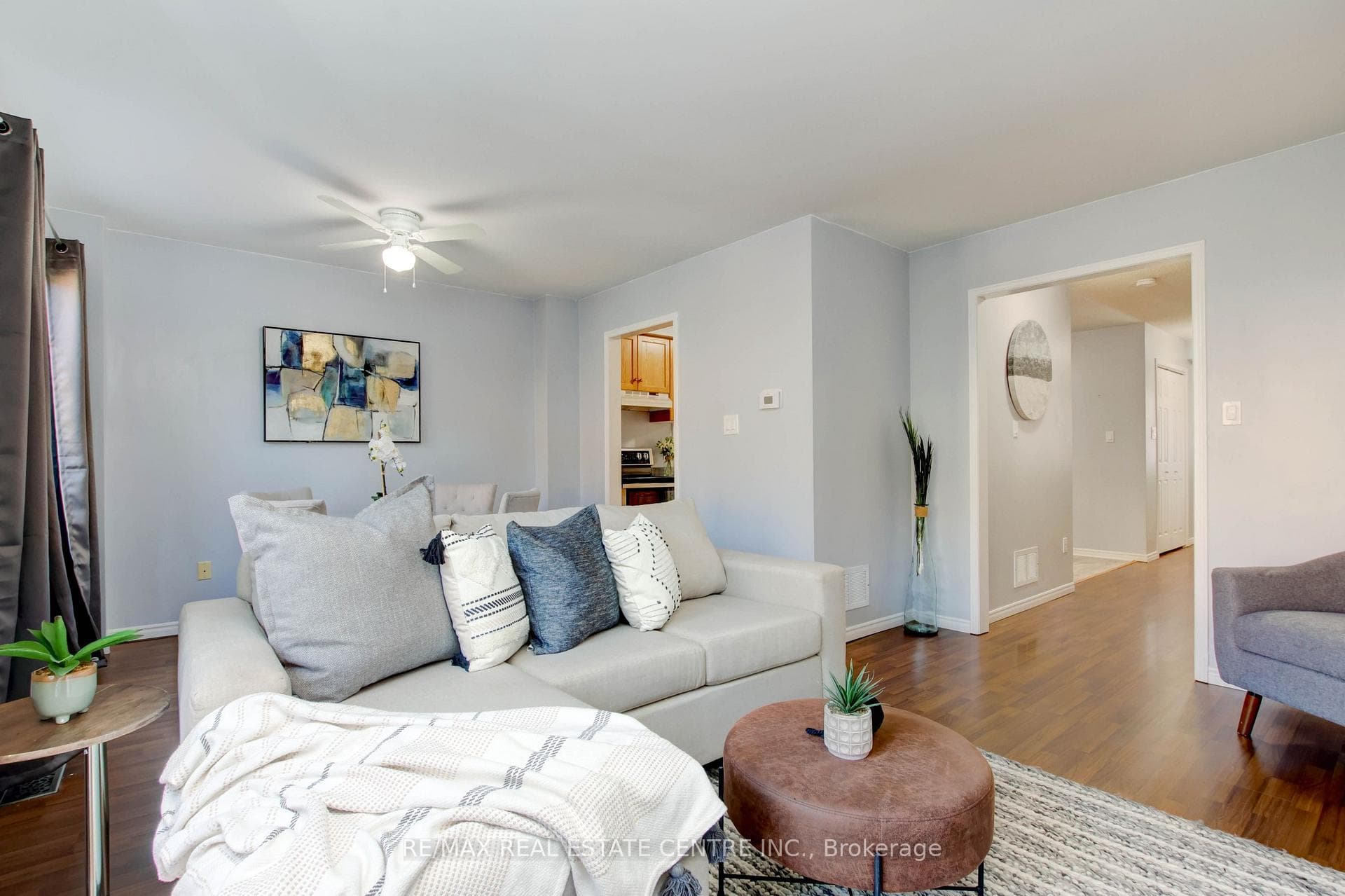 98 White Tail Crescent photo 17