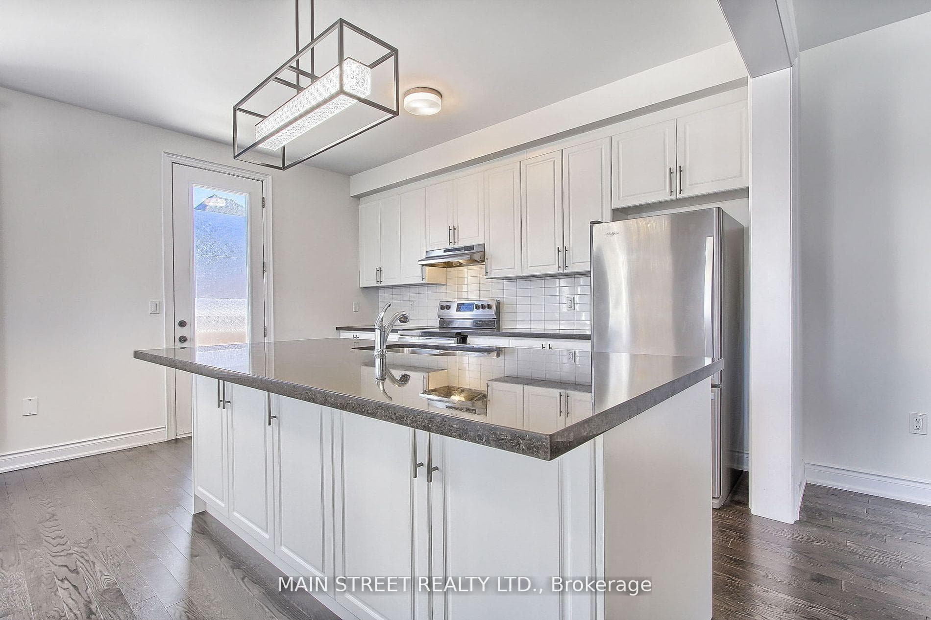 1492 Blackmore Street photo 14