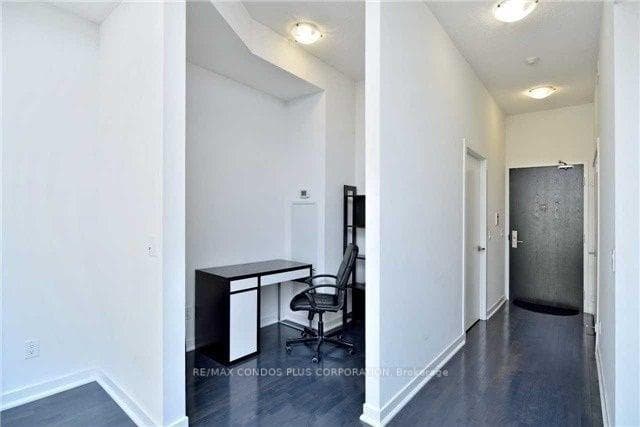 770 Bay Street Unit 1707 photo 9