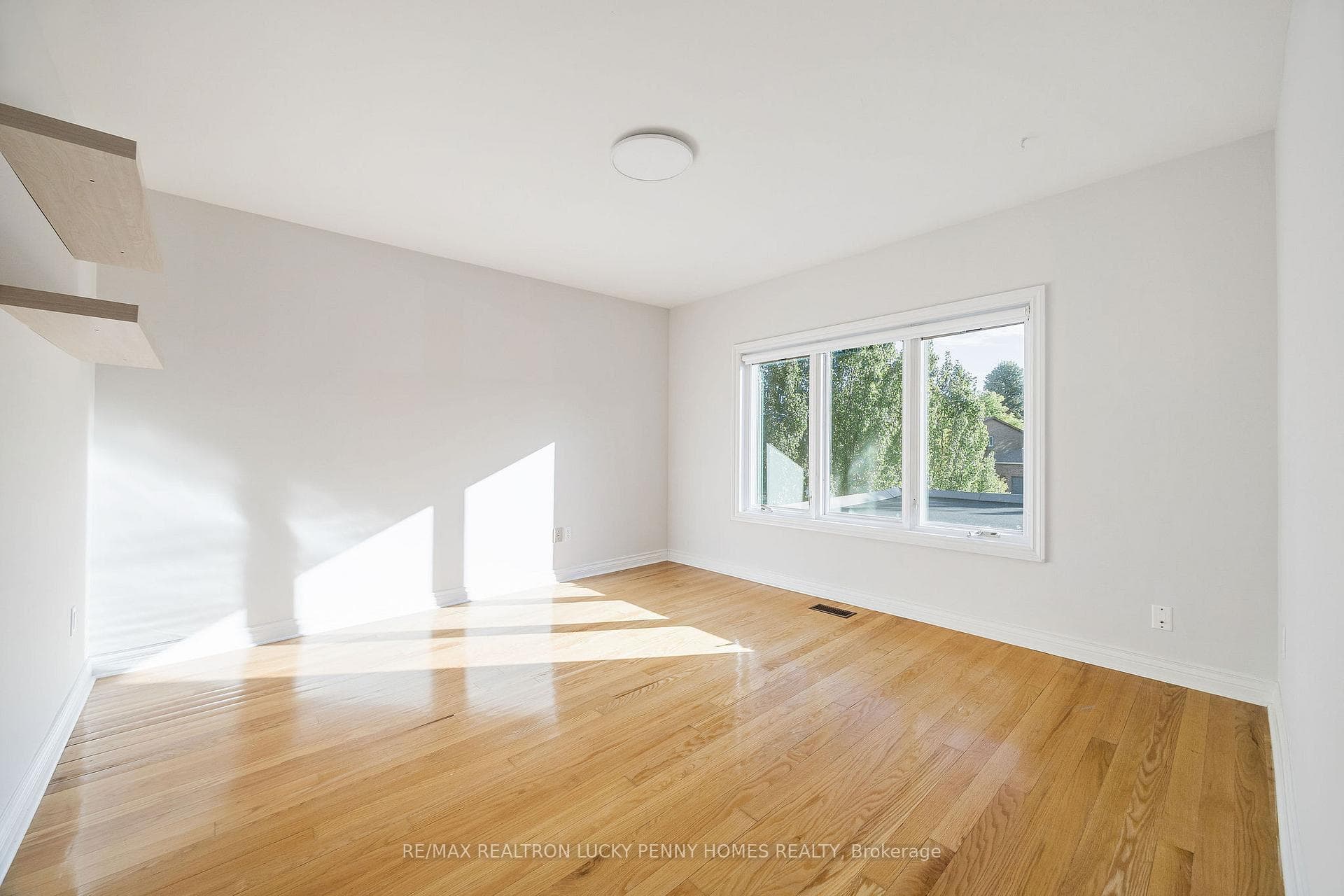 18 Hickory Drive photo 29