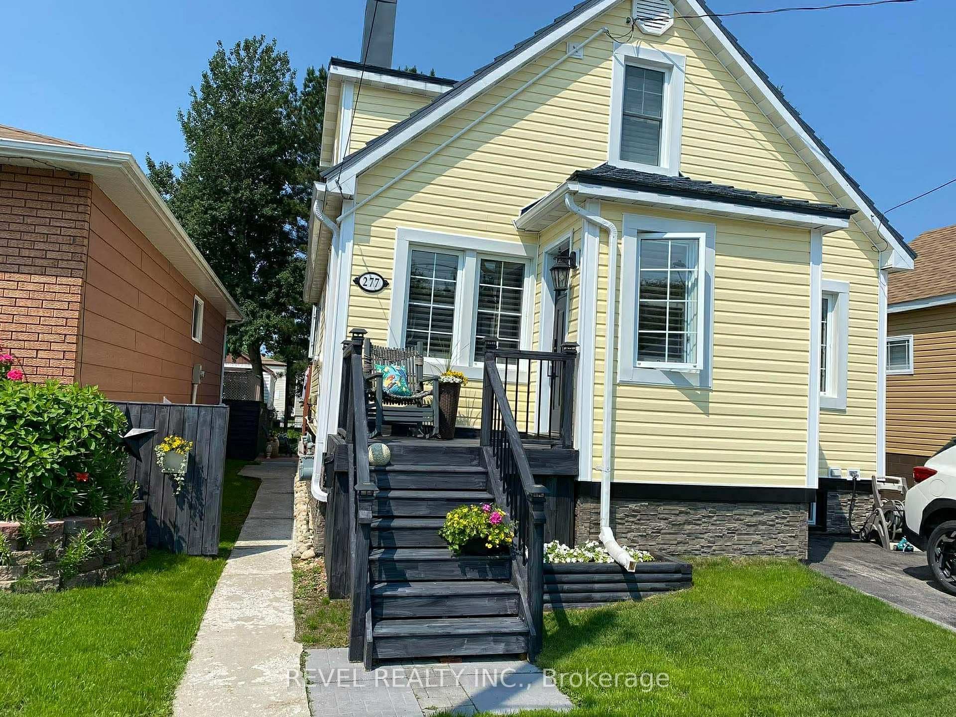 277 Tamarack Street photo 45