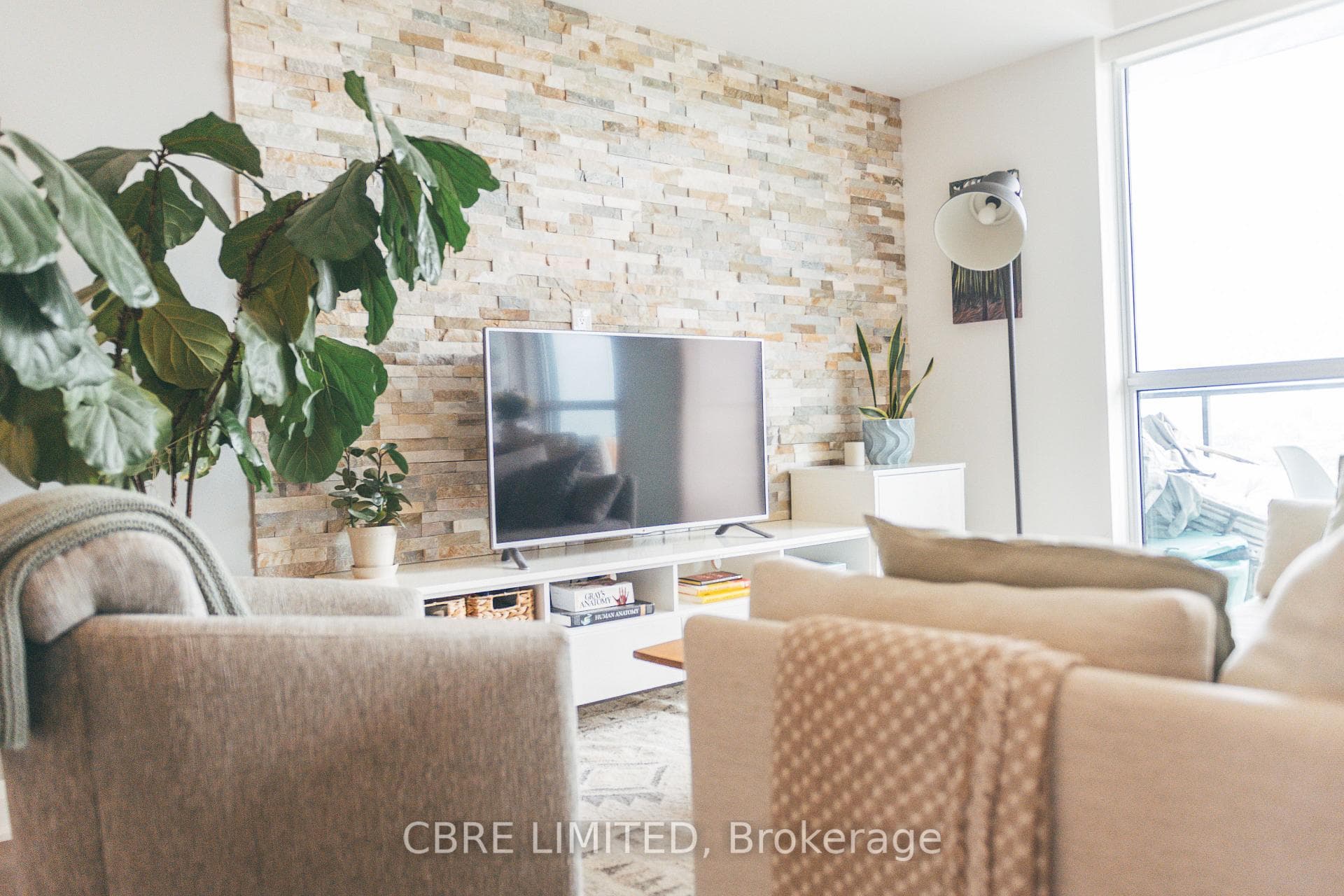 160 Vanderhoof Avenue Unit 1618 photo 1