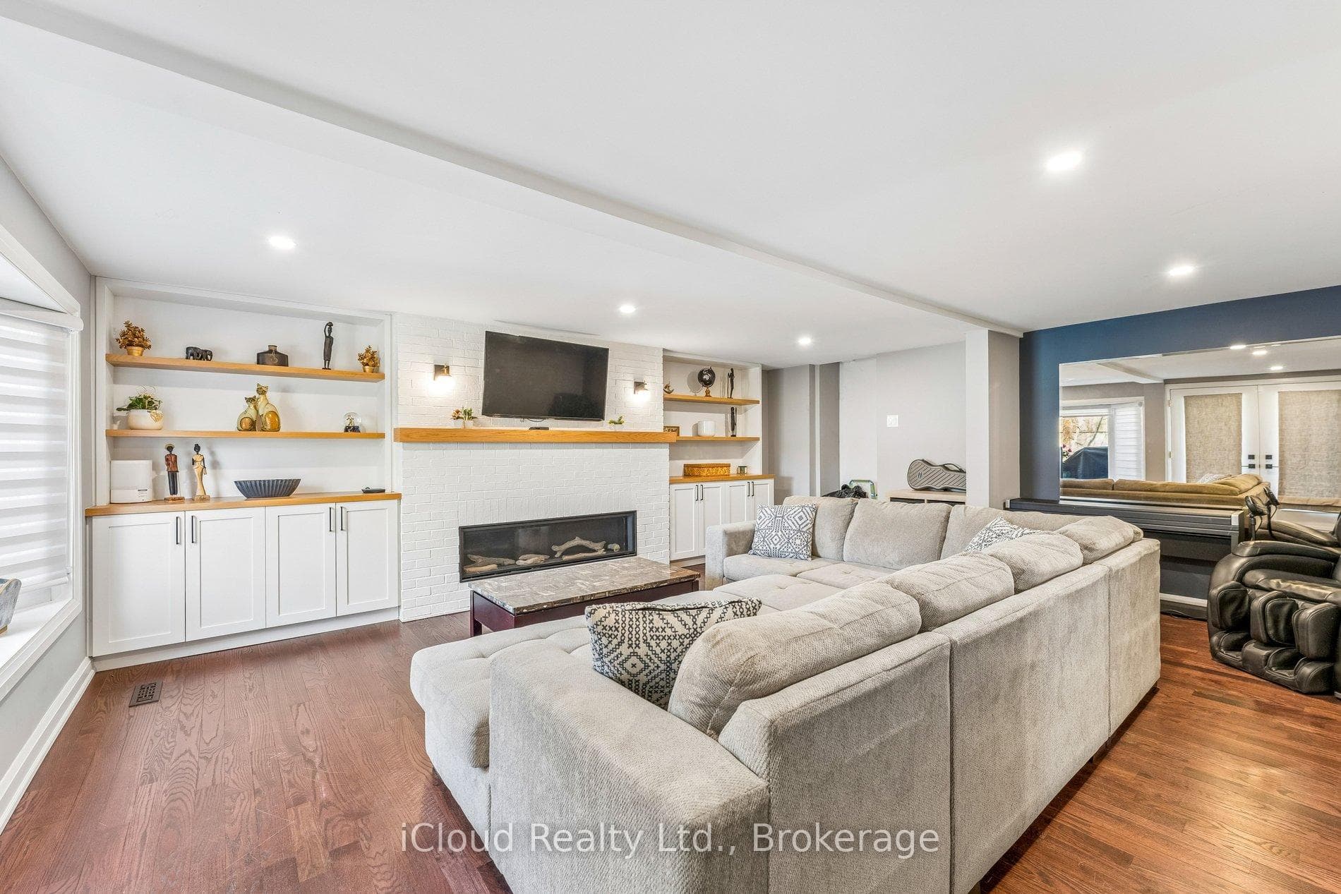43 Ferndale Crescent photo 5