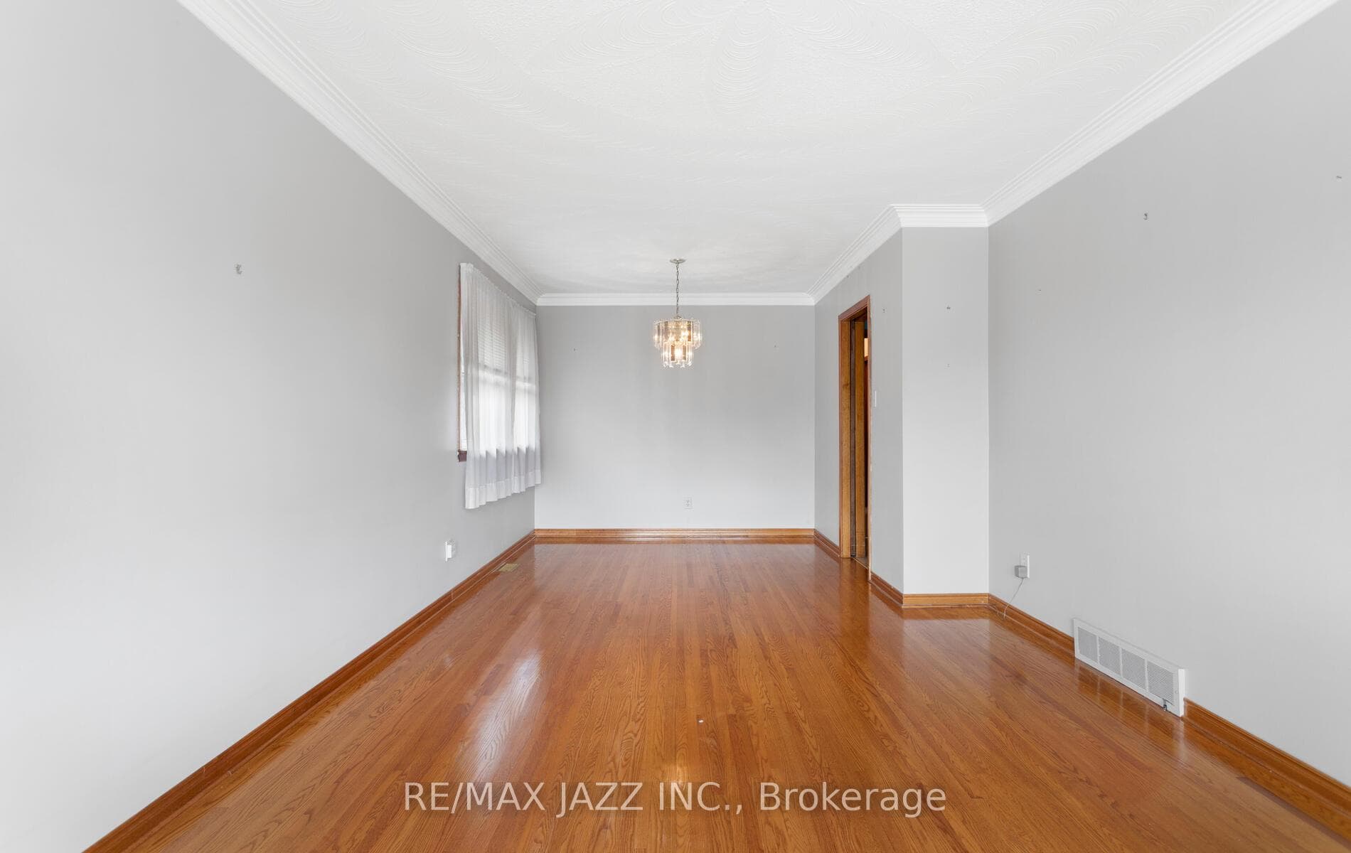 493 Crerar Avenue photo 7
