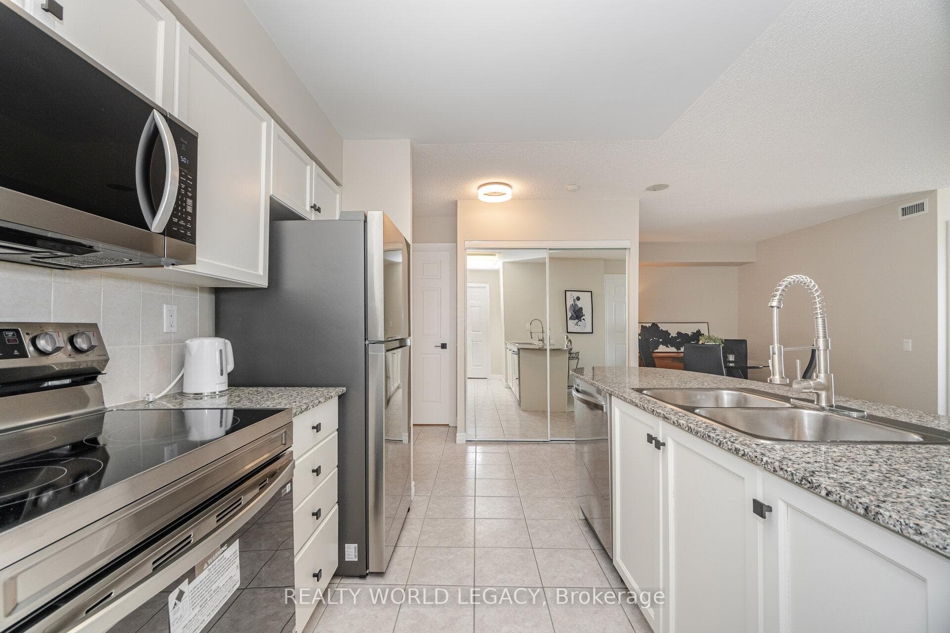 1720 Eglinton Avenue Unit 610 photo 11
