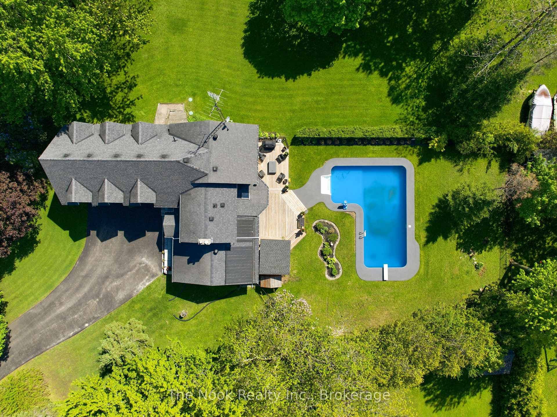 15 Hillside Drive photo 2