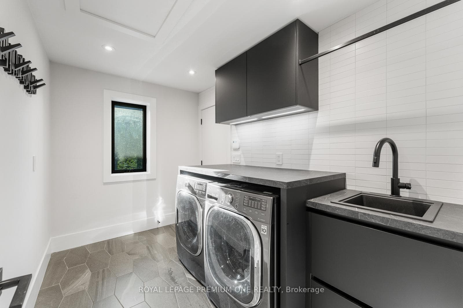 49 Norman Drive photo 27