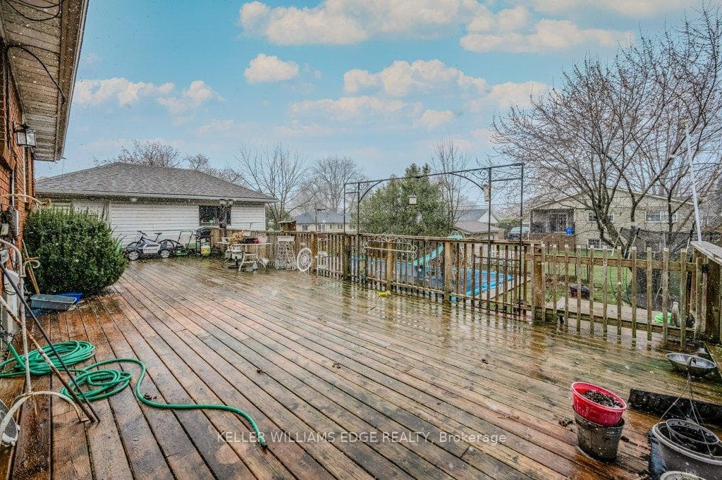 1258 Princeton Crescent photo 34