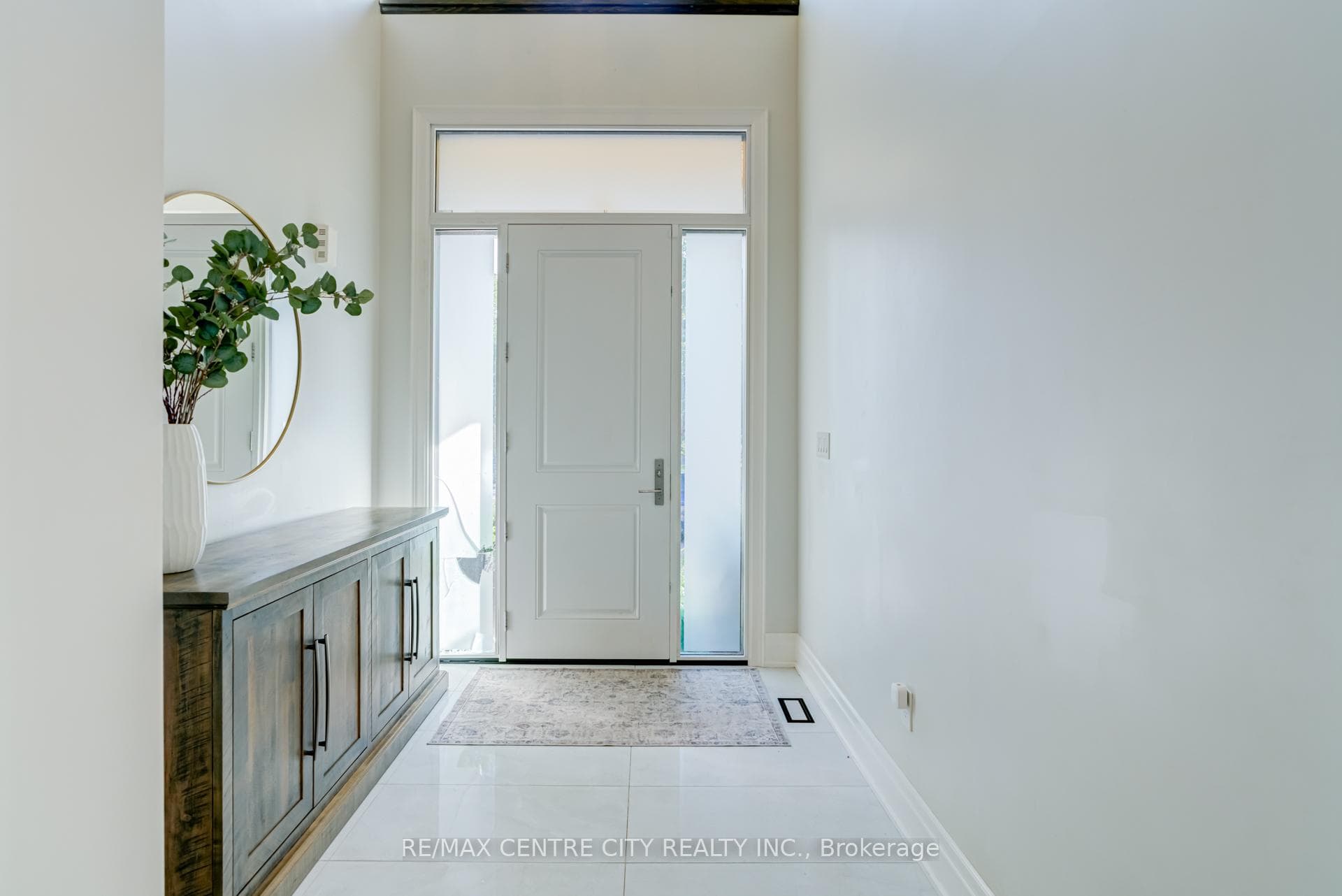 301 Martin Street photo 8