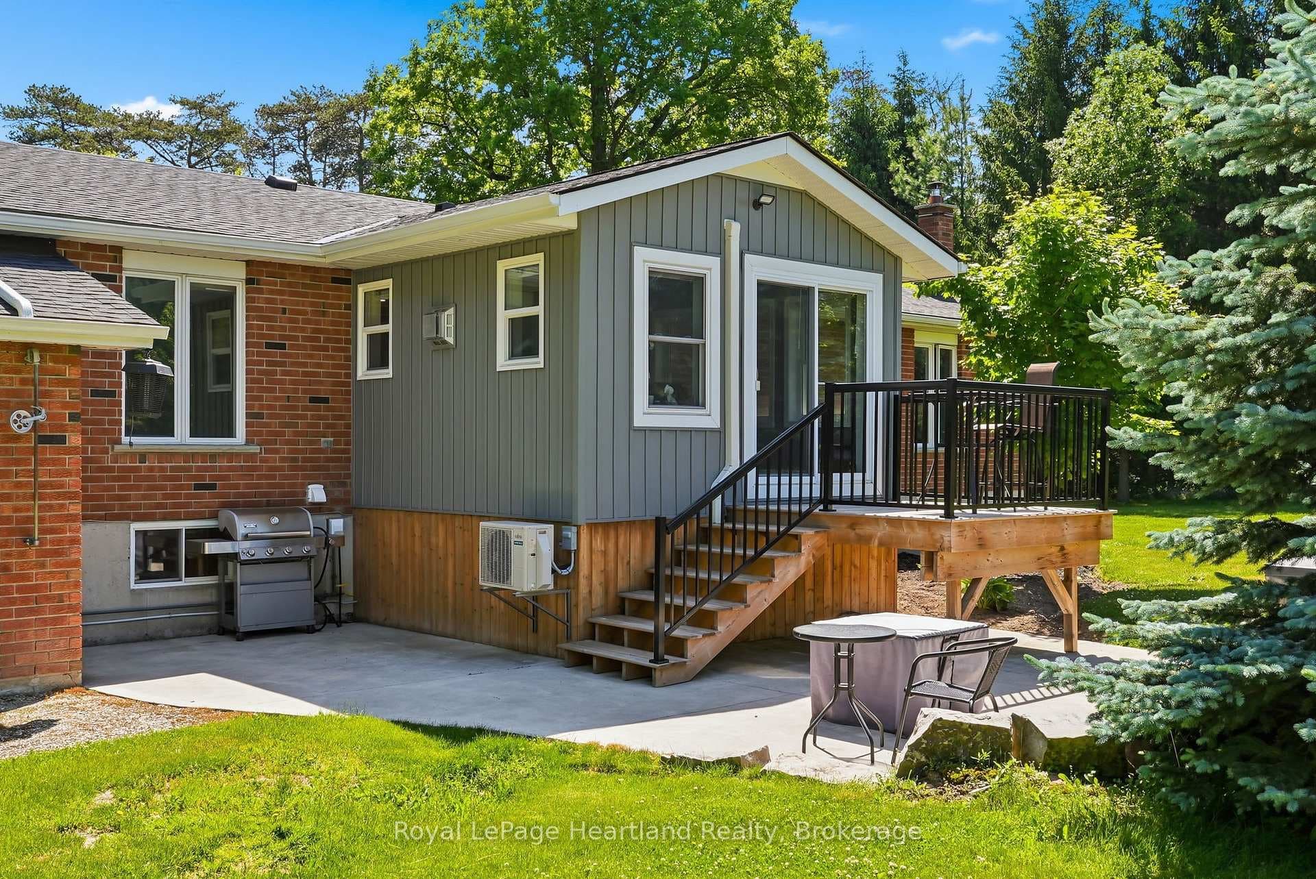 1041 Howick Street photo 35