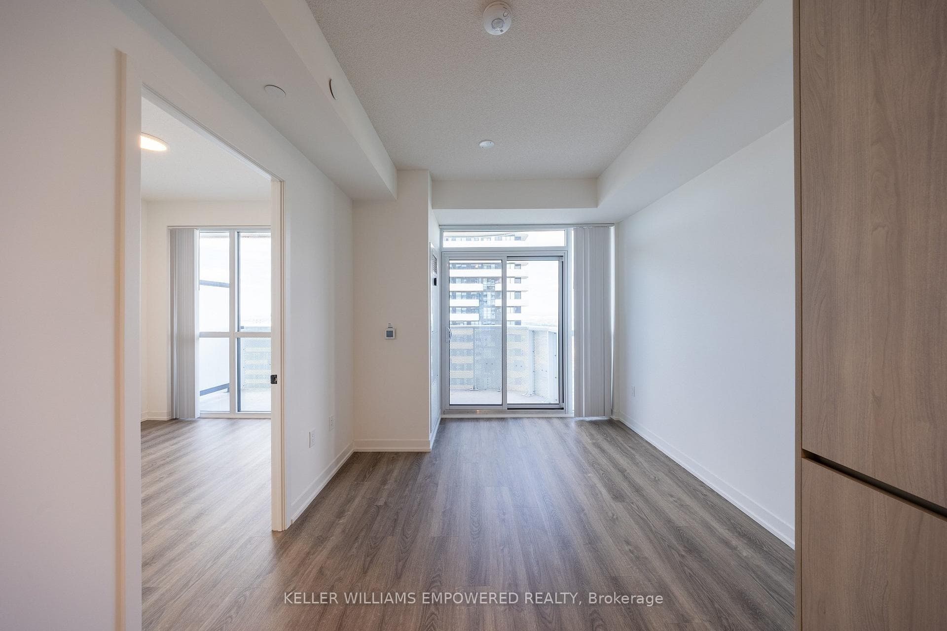 8 Interchange Way Unit 5701 photo 8