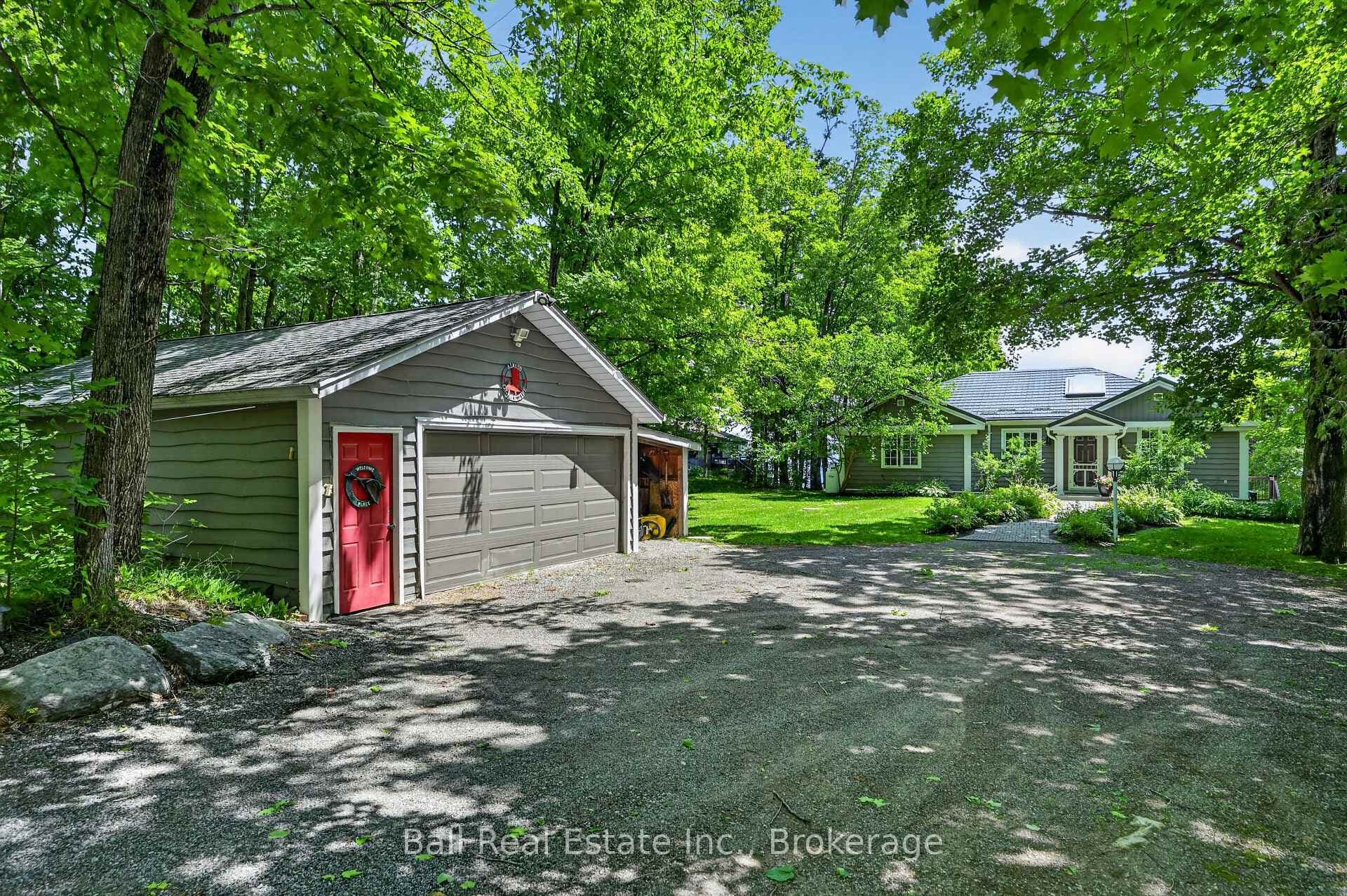 150 Hall Drive photo 40